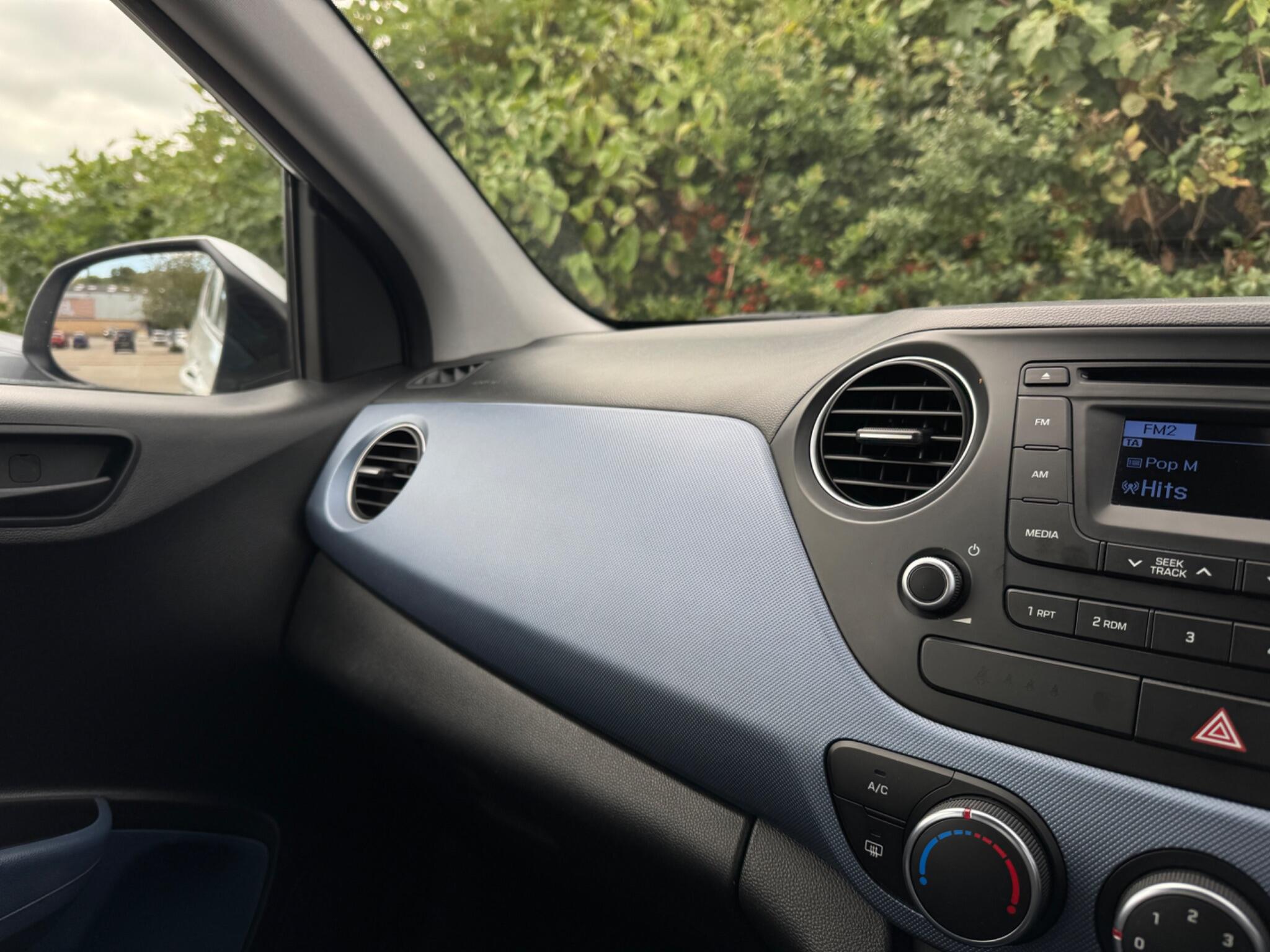 Hyundai I10 view 18
