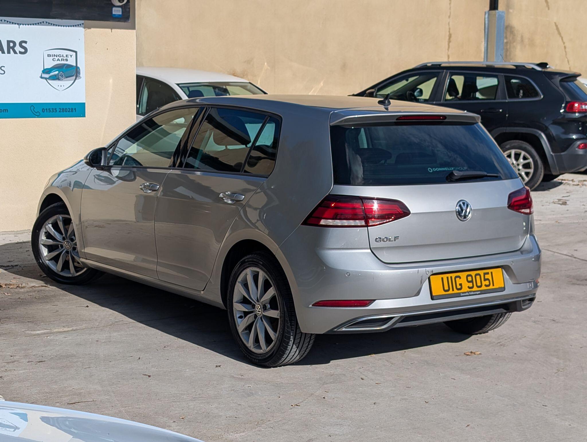 Volkswagen Golf view 4