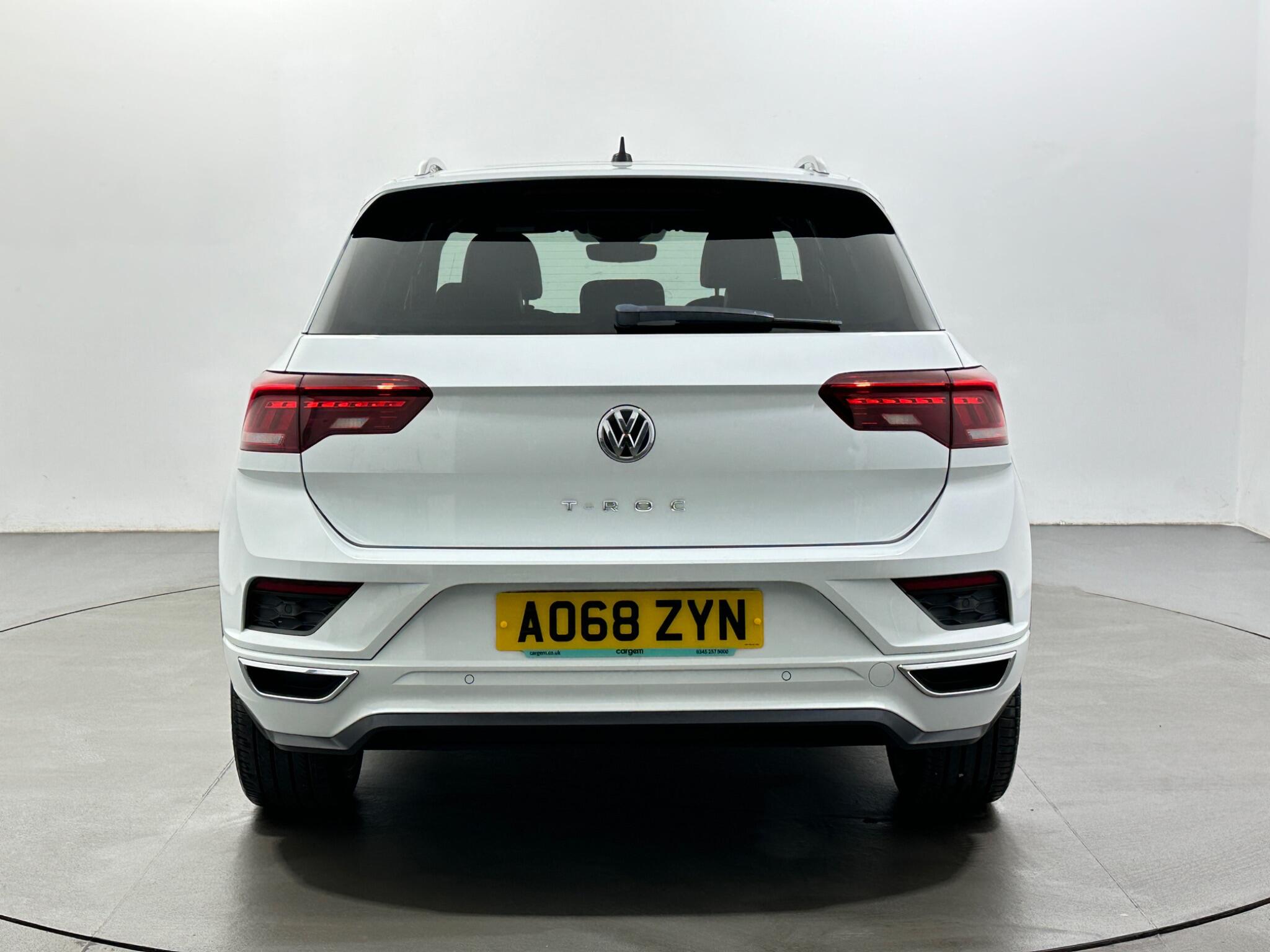 Volkswagen T-Roc view 7