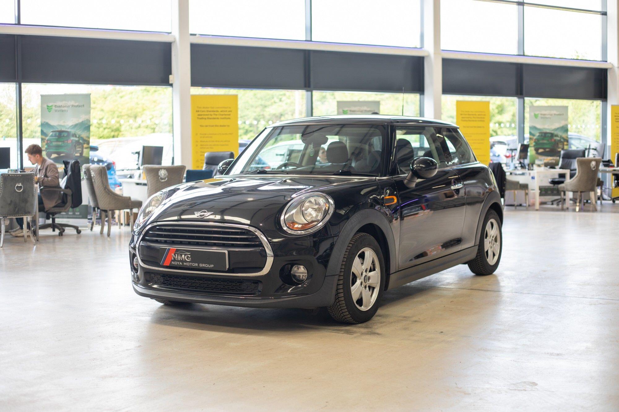 Mini Hatch view 8