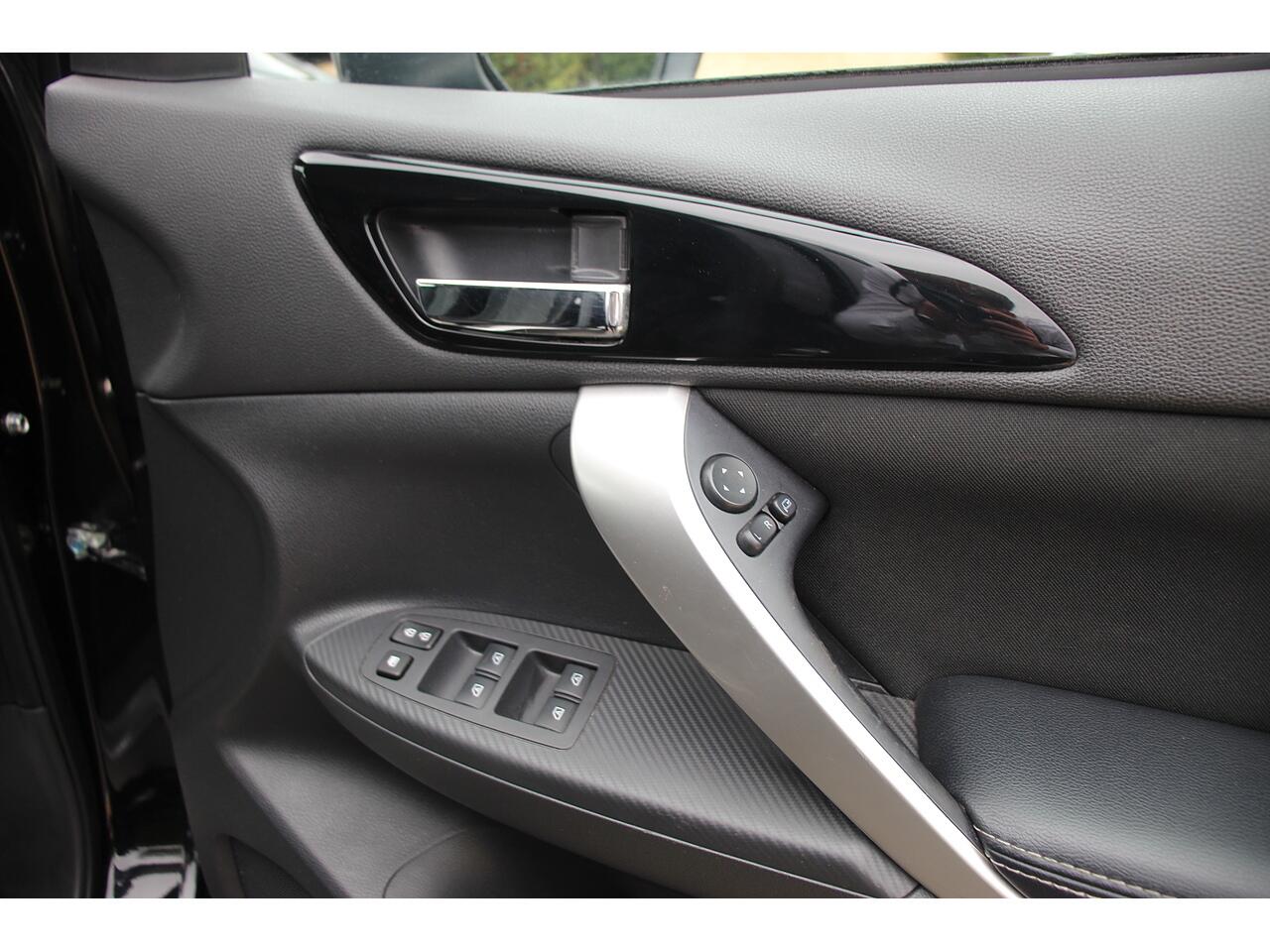 Mitsubishi Eclipse Cross view 38
