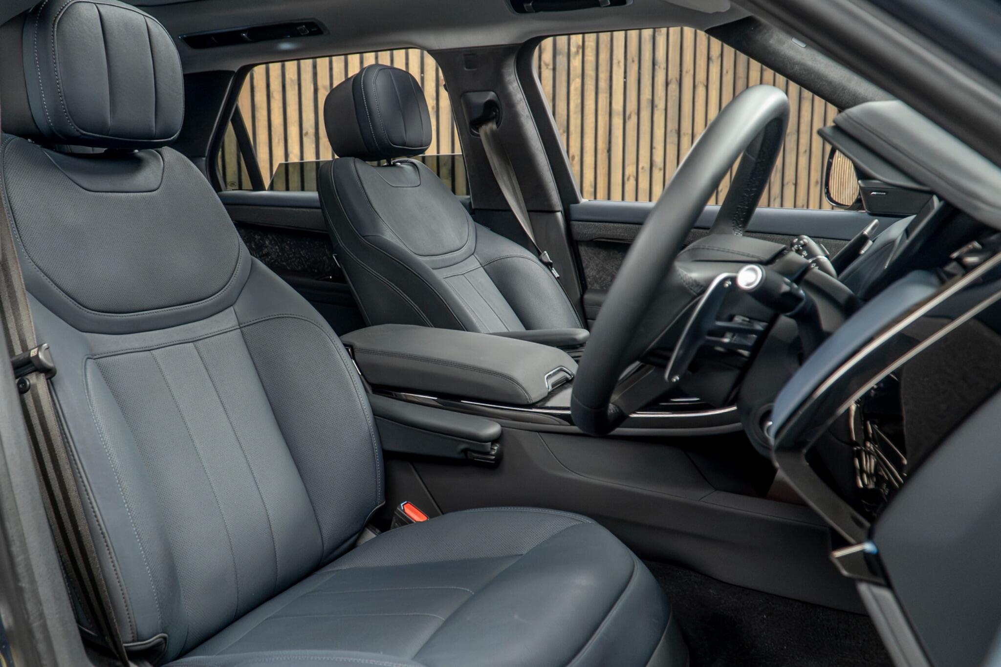 Land Rover Range Rover Sport view 2