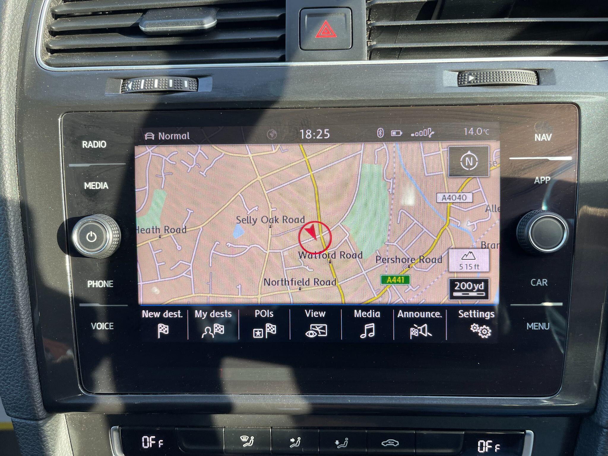 Volkswagen E-Golf view 52