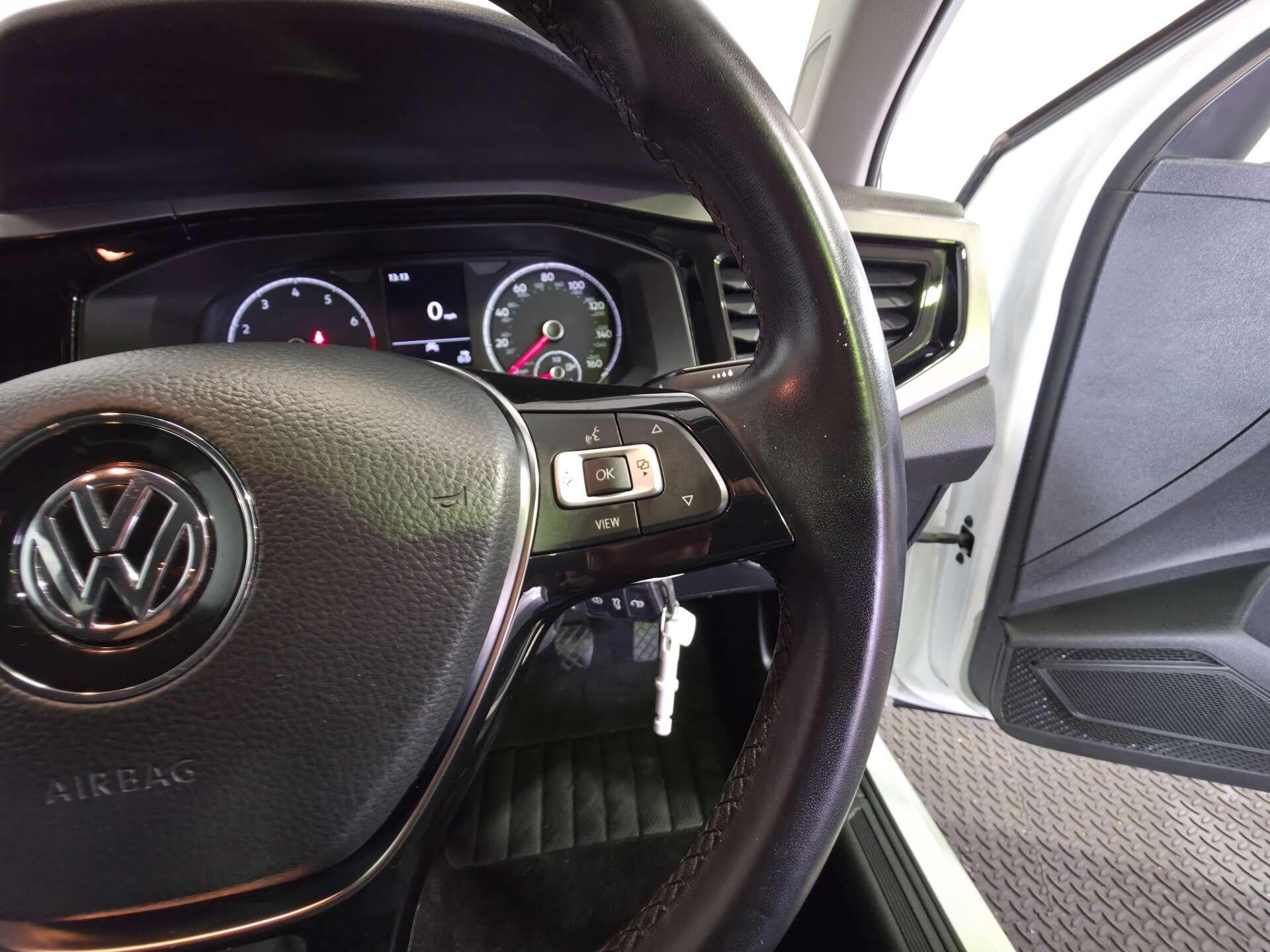 Volkswagen Polo view 24