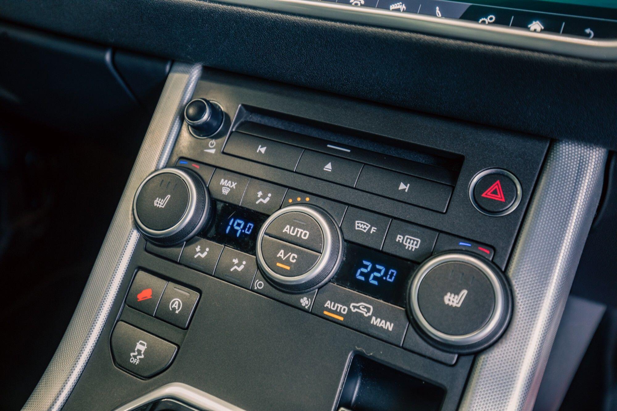 Land Rover Range Rover Evoque view 21