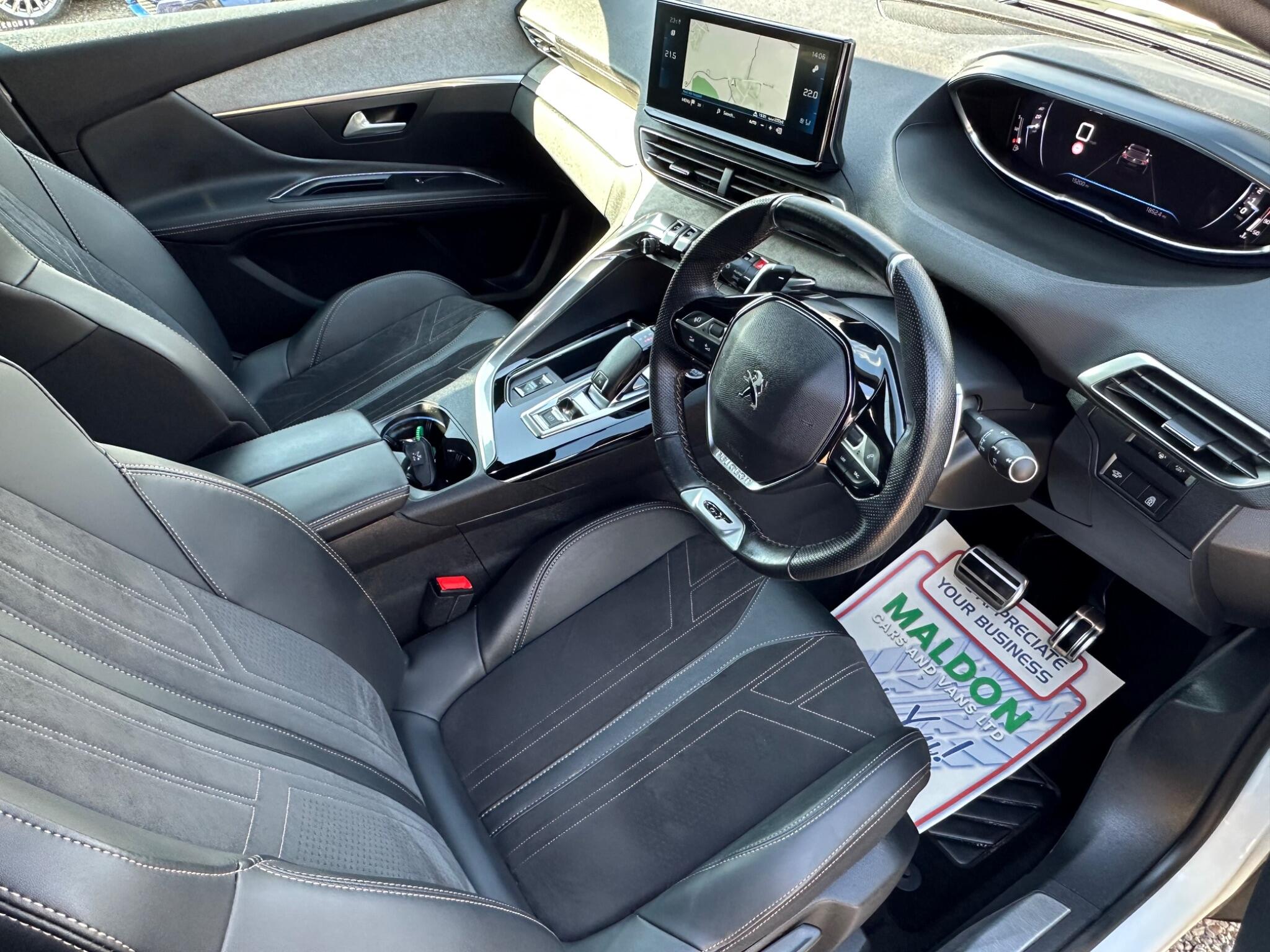 Peugeot 3008 view 9