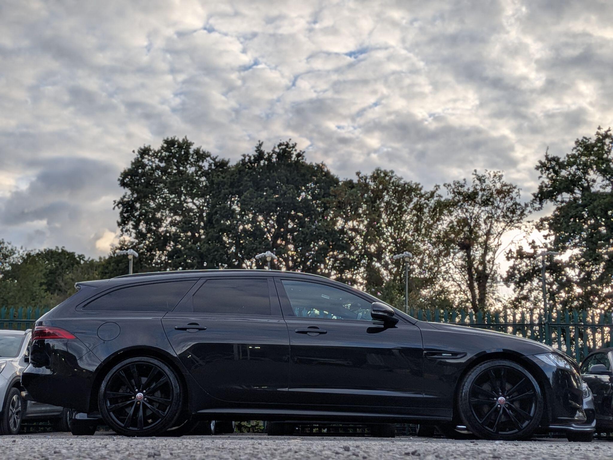 Jaguar XF view 12