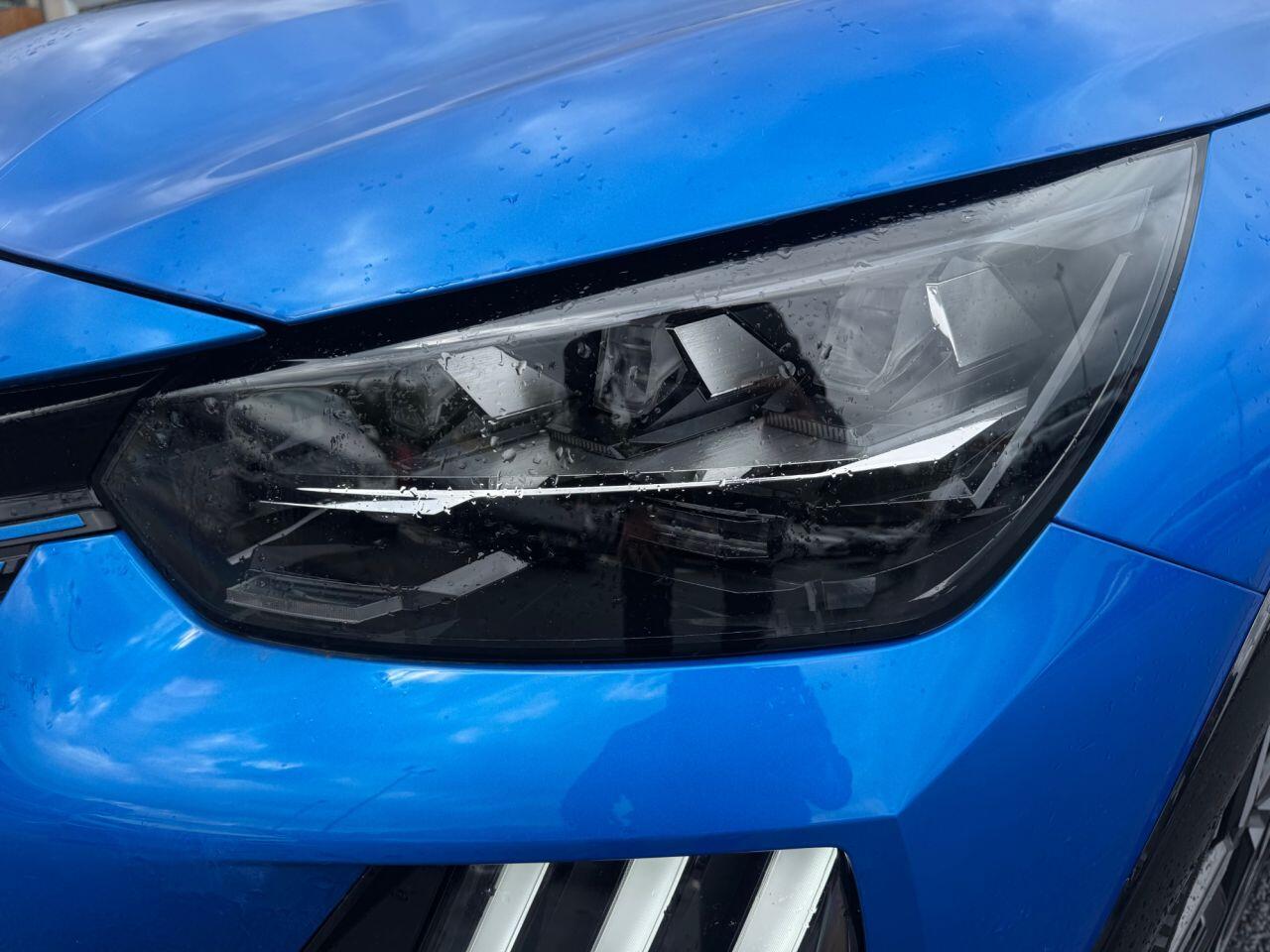 Peugeot 208 view 9