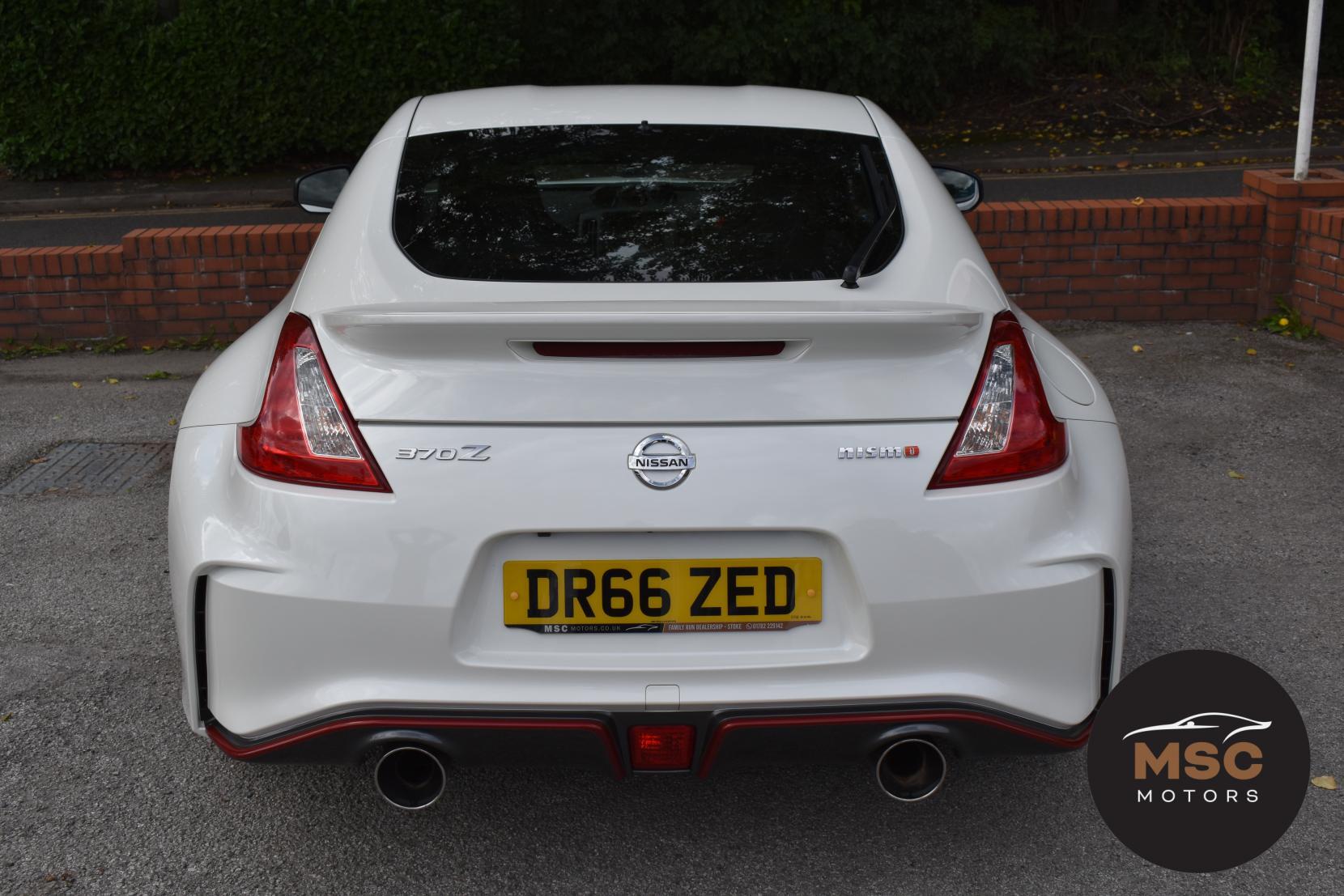 Nissan 370 Z view 15