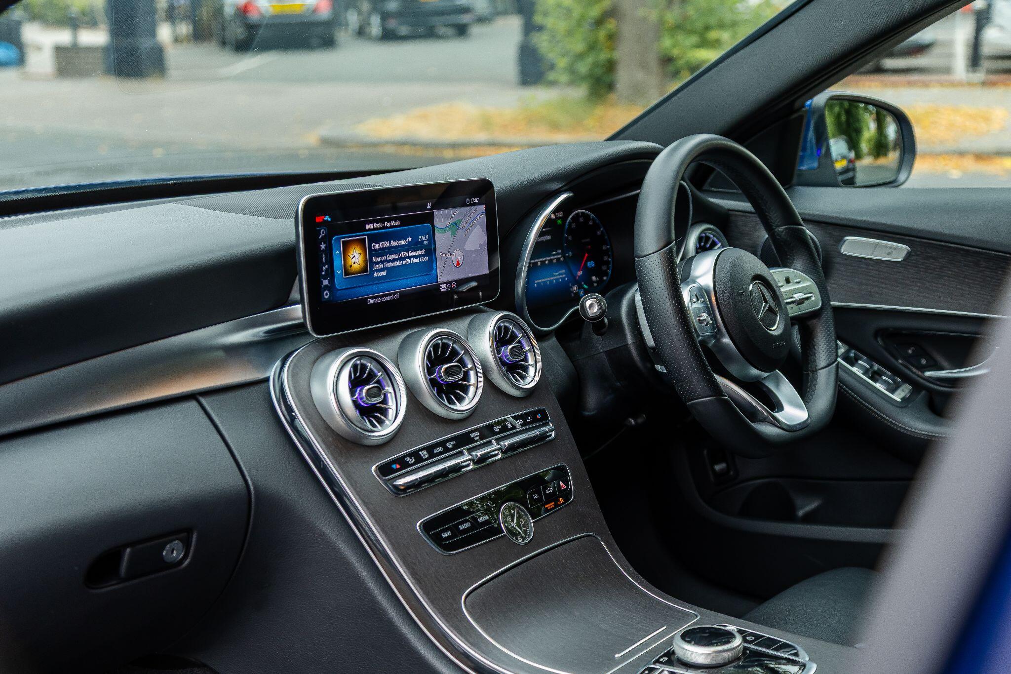 Mercedes-Benz C-Class view 22