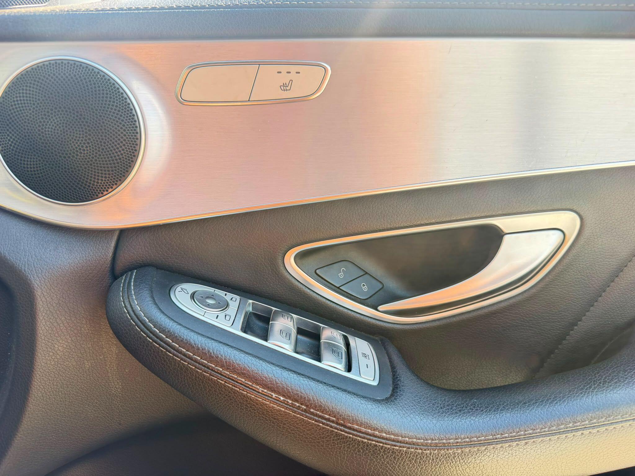 Mercedes-Benz C-Class view 26