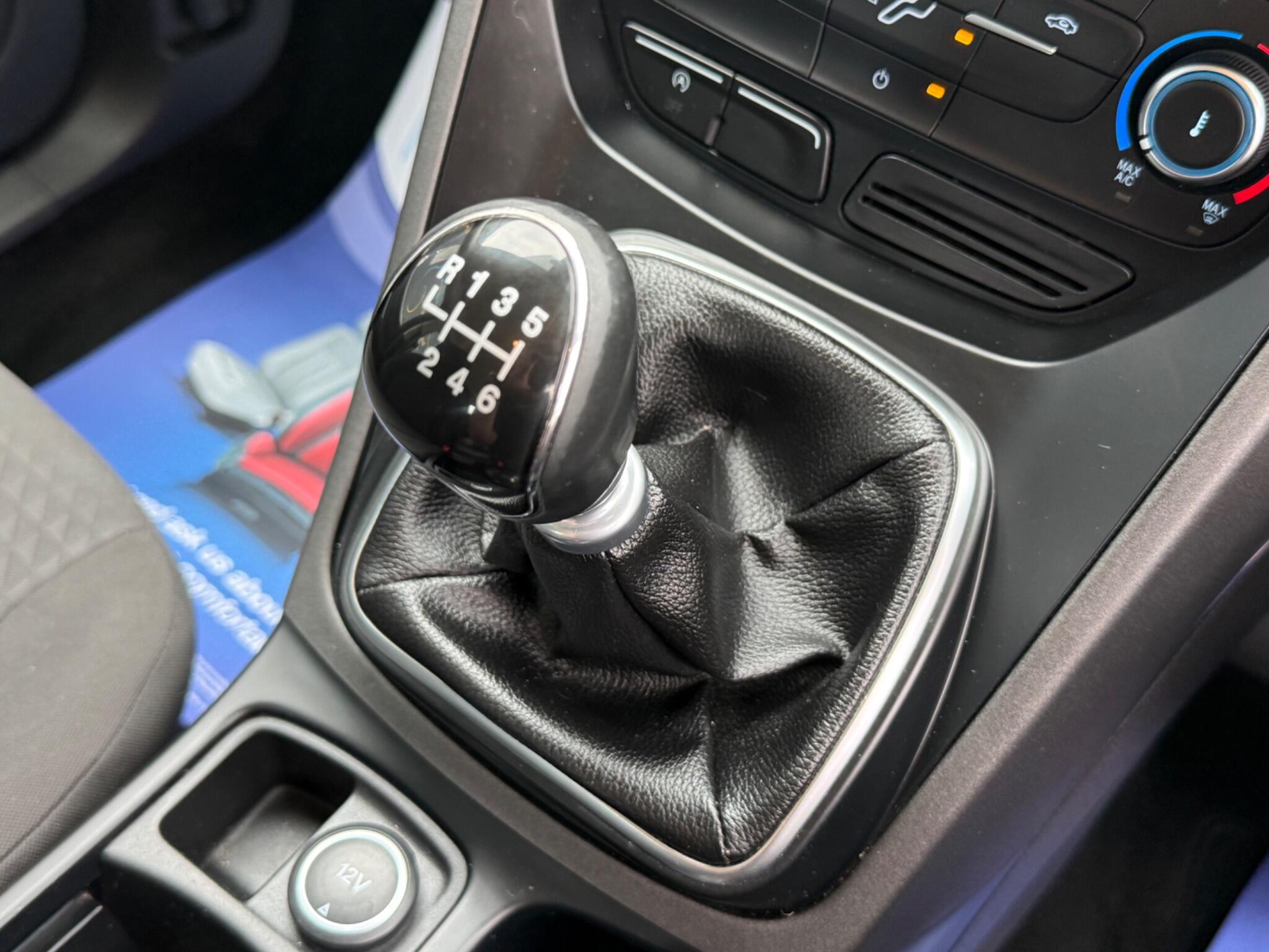 Ford Grand C-Max view 36