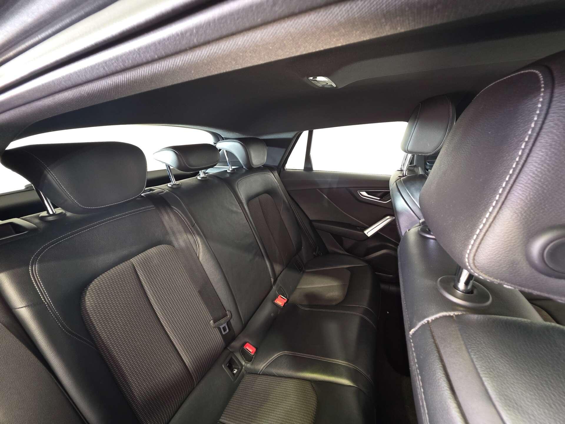 Audi Q2 view 42