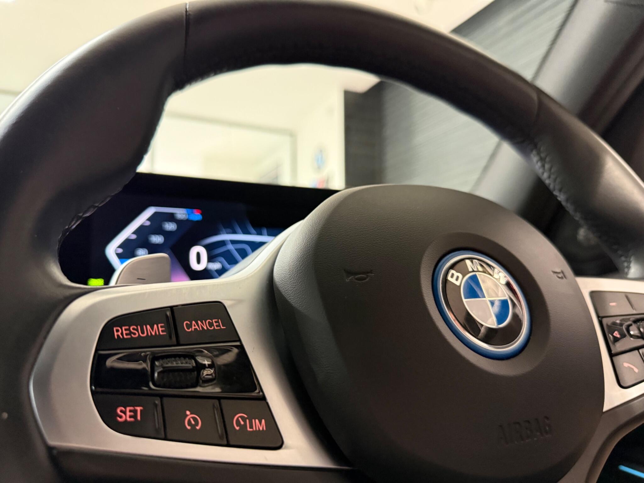 BMW 3 Series view 31