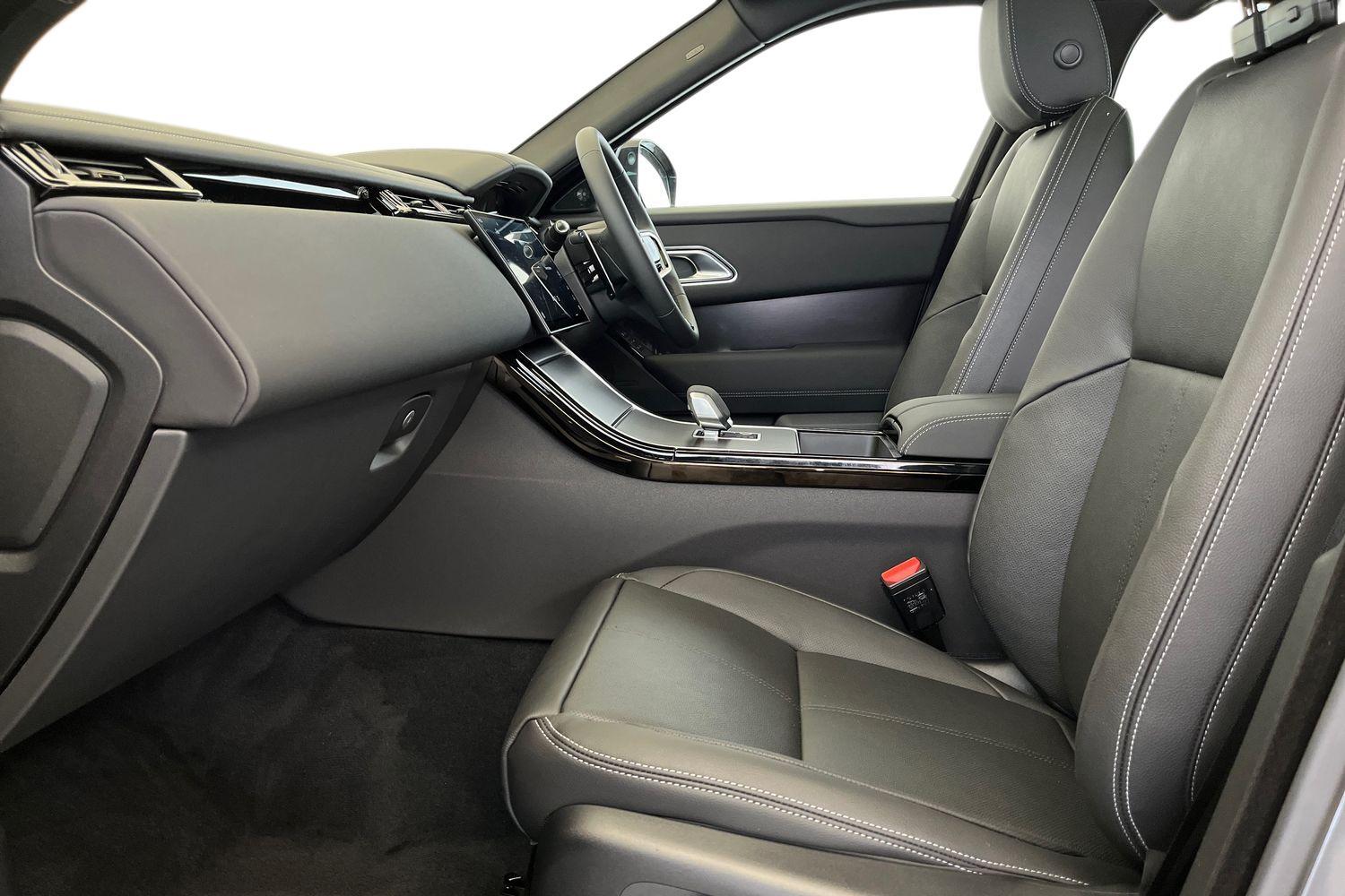 Land Rover Range Rover Velar view 3