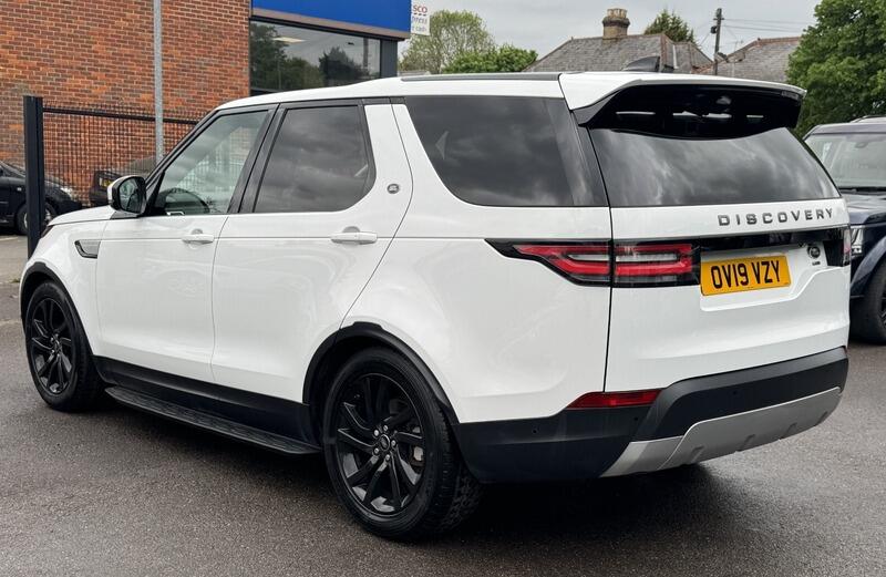Land Rover Discovery view 5