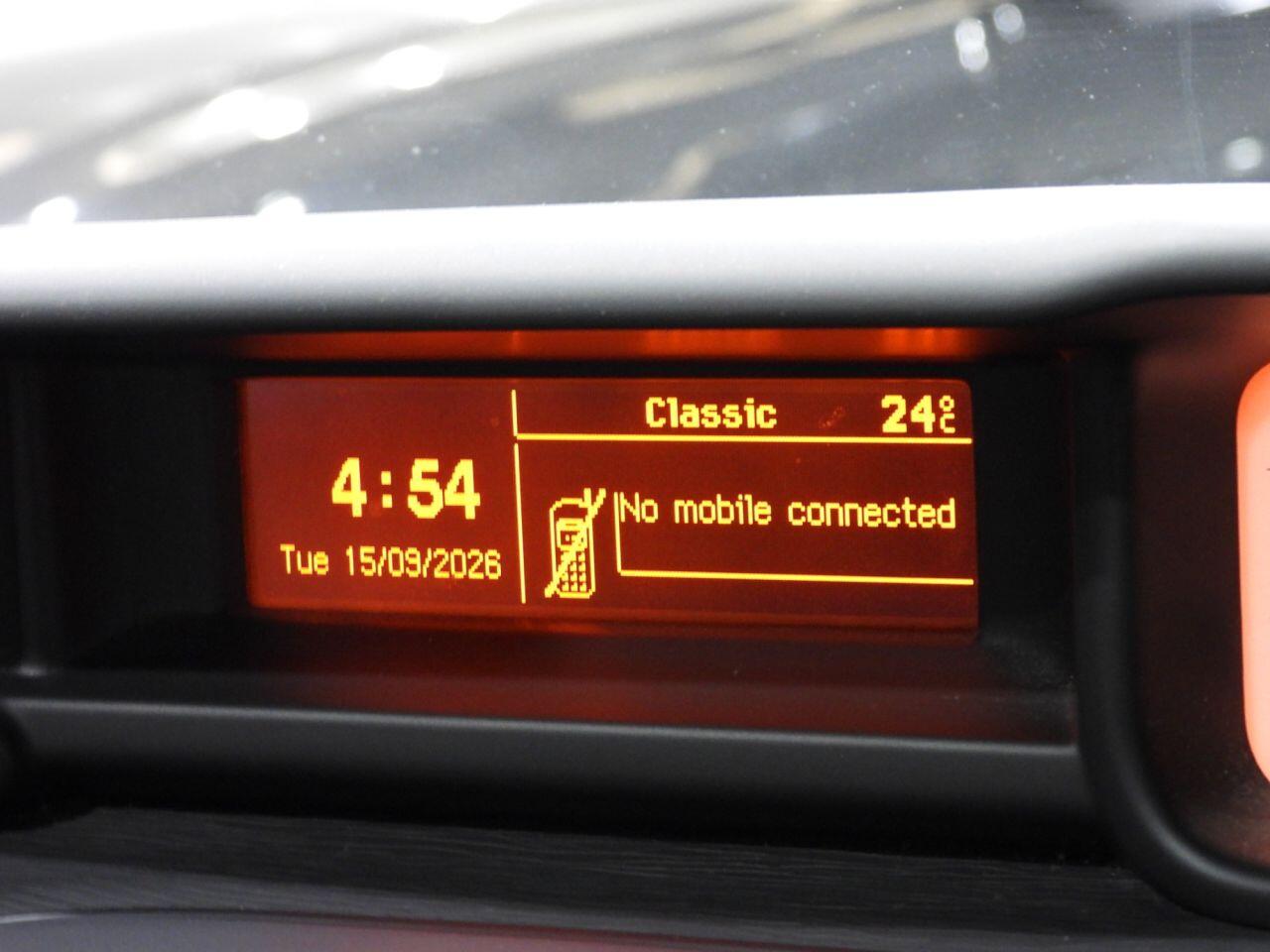 Citroen C3 Picasso view 34