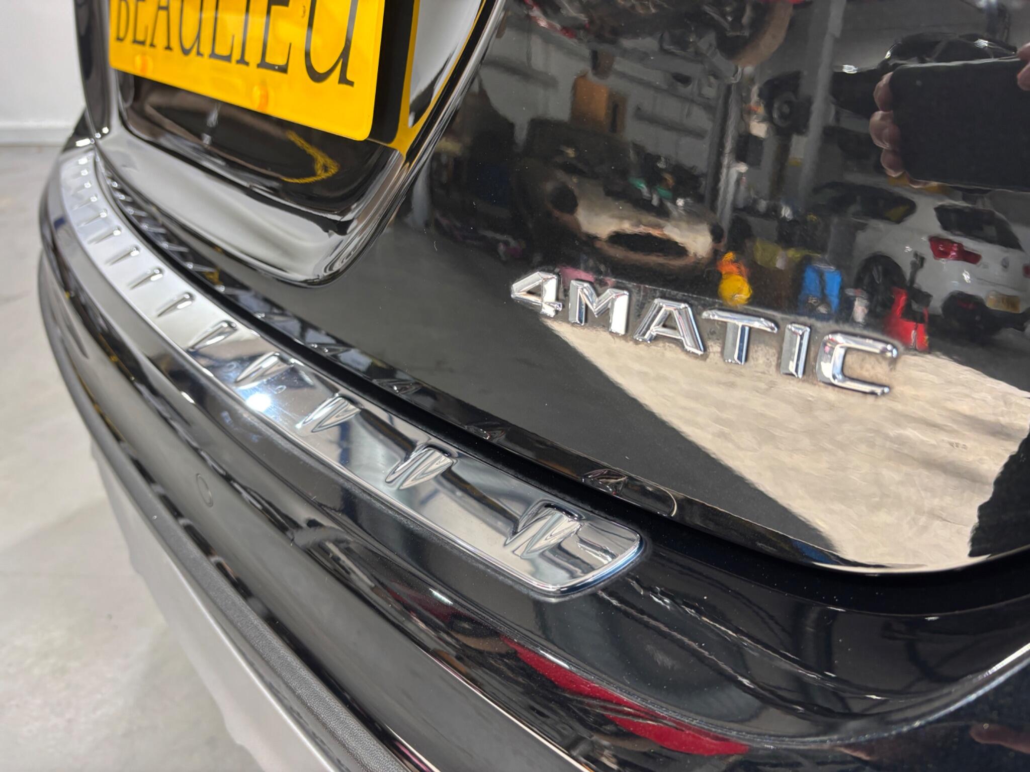 Mercedes-Benz Gla view 64
