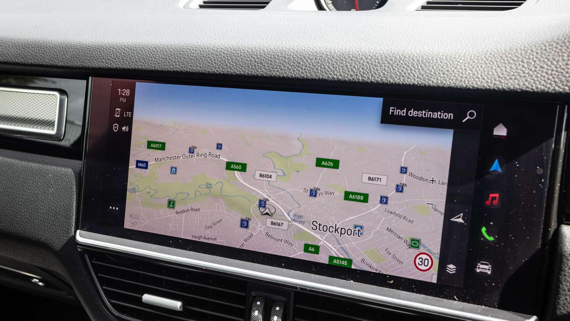 Porsche Cayenne view 21
