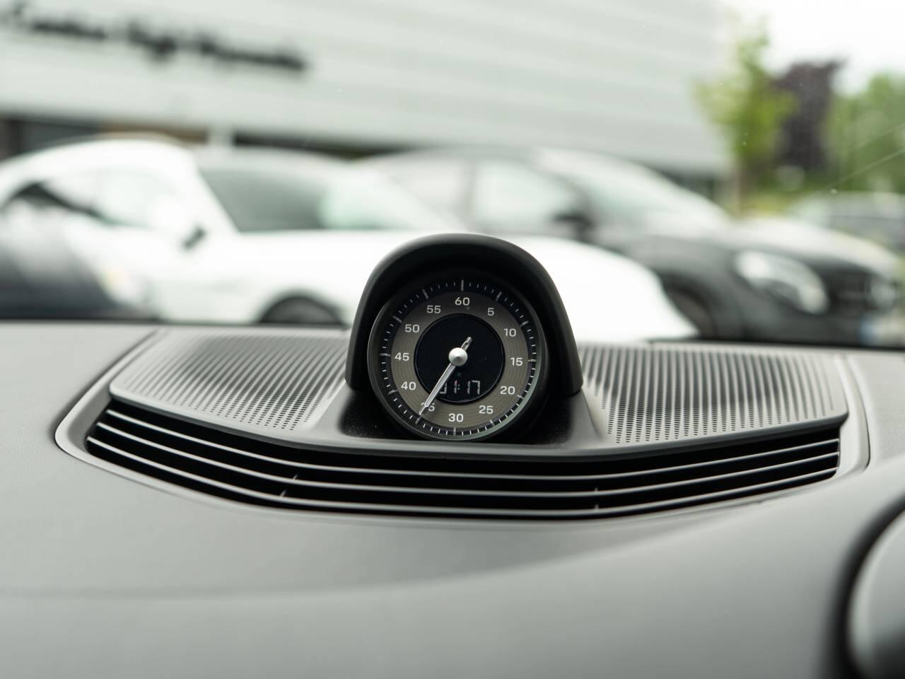 Porsche Taycan view 55