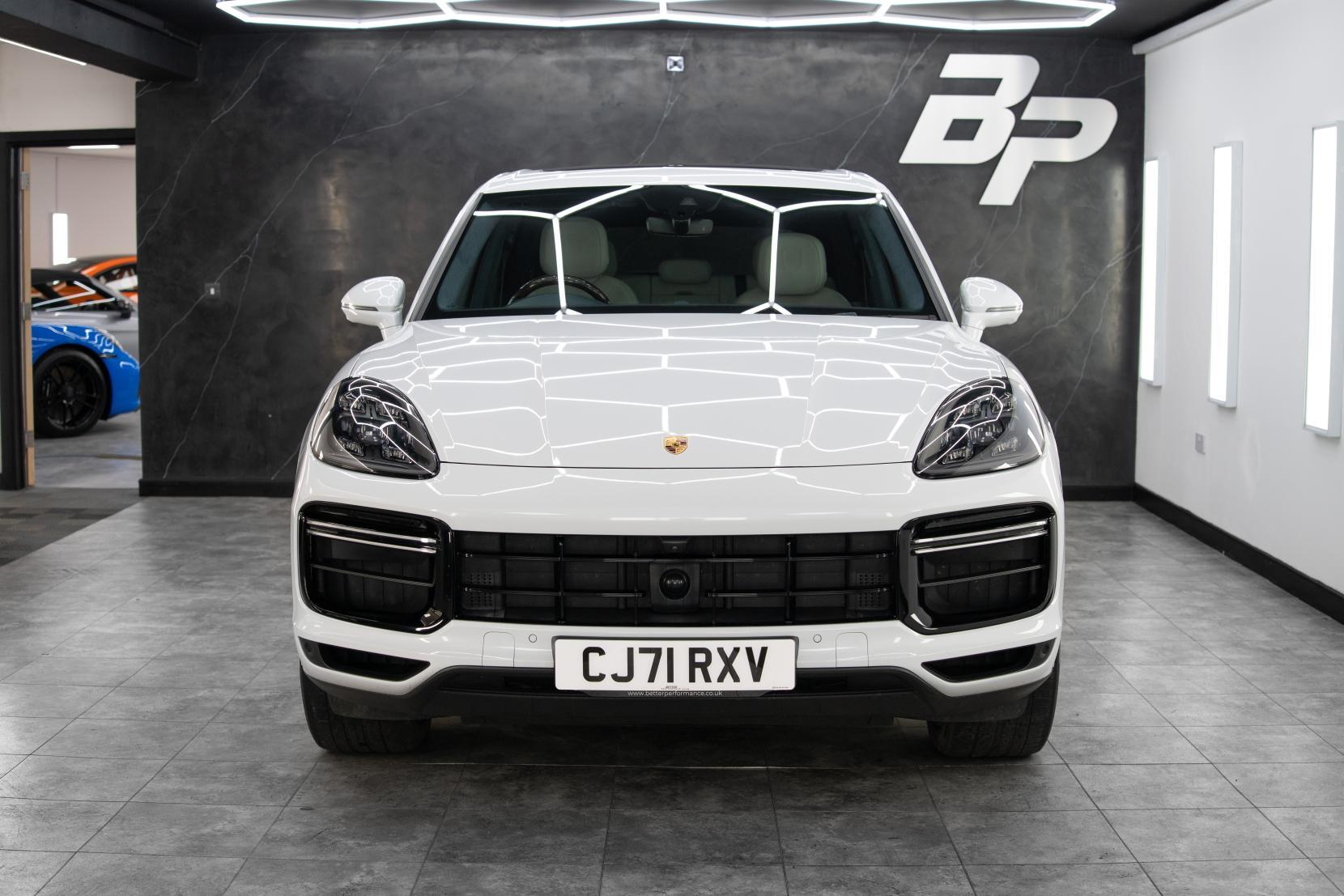 Porsche Cayenne view 31