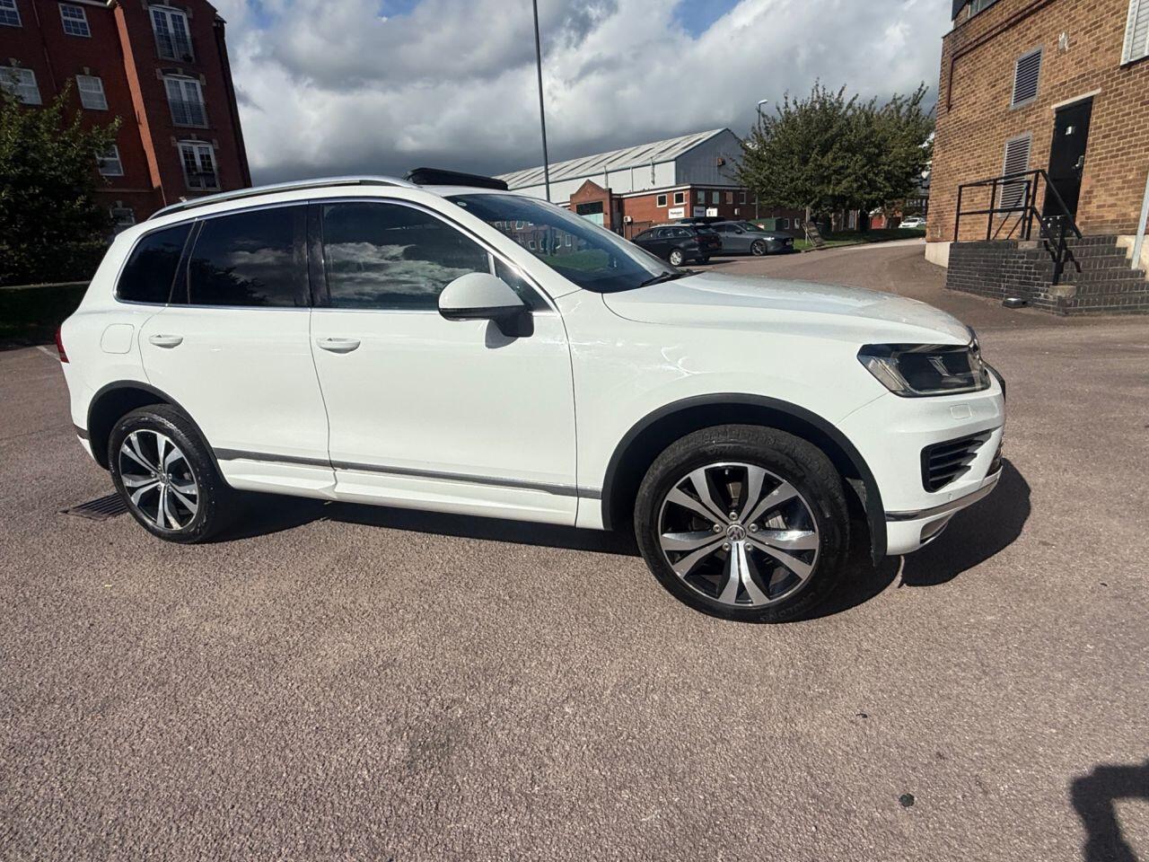 Volkswagen Touareg view 49