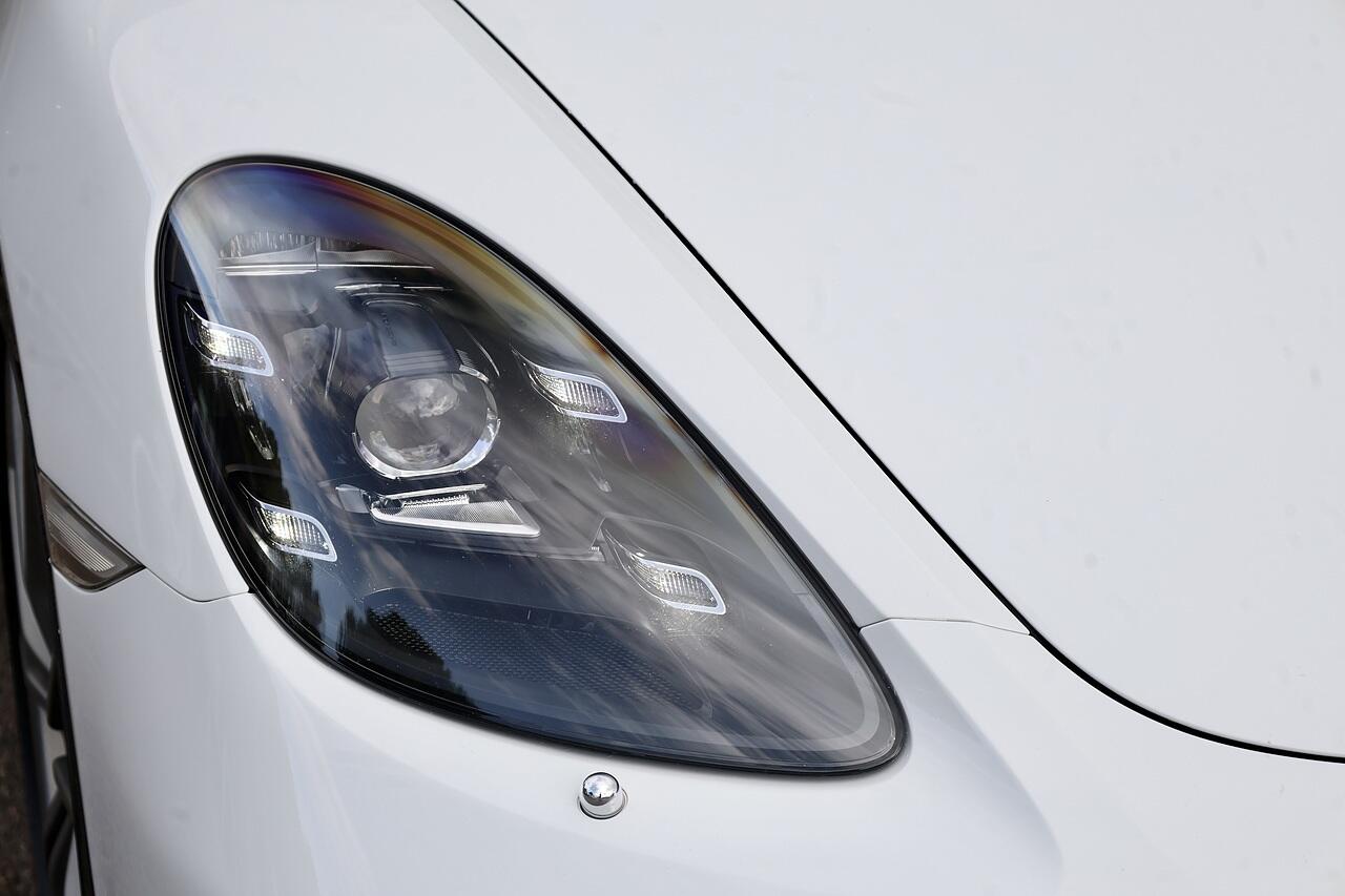 Porsche 718 Boxster view 12