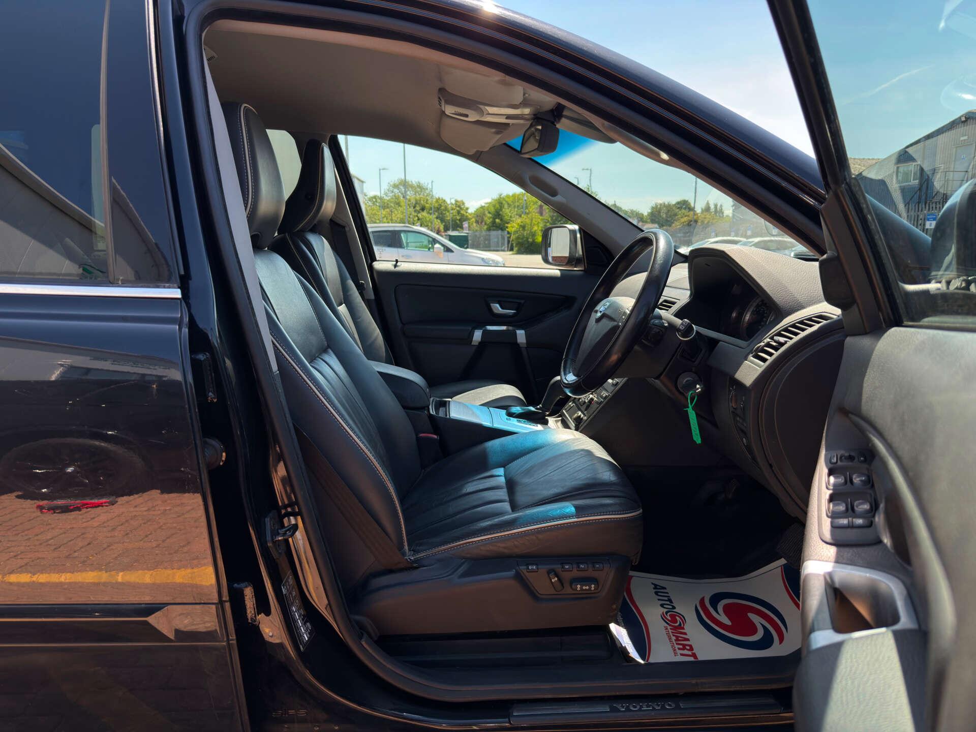 Volvo XC90 view 21