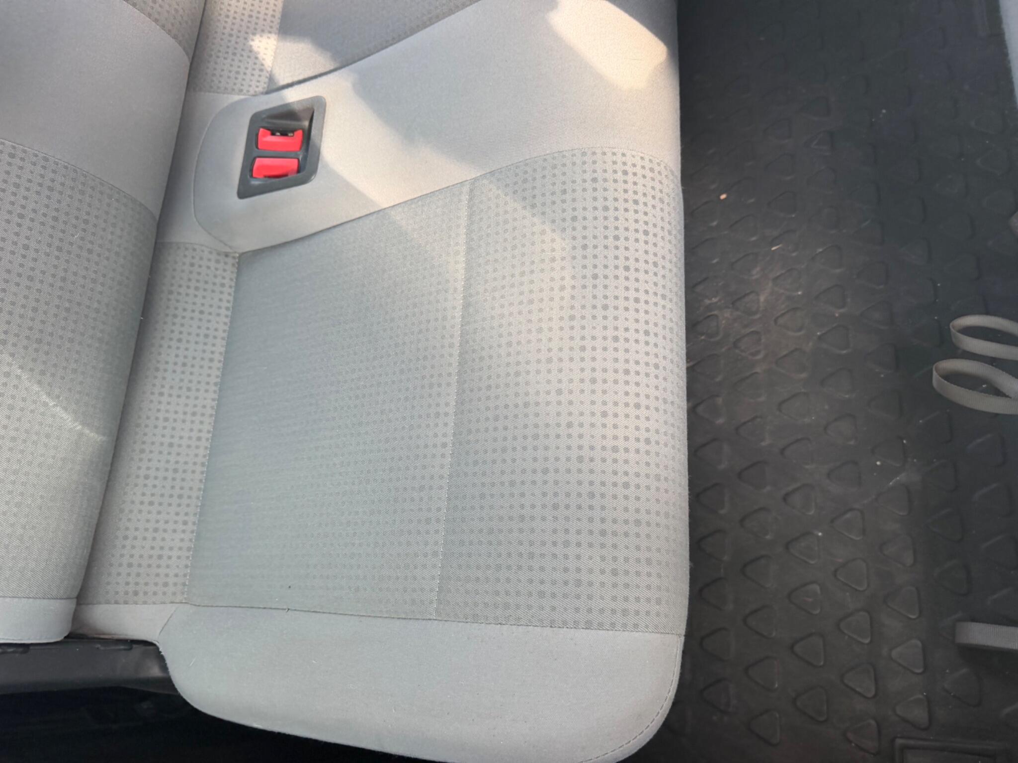 Volkswagen Caddy Maxi Life view 22