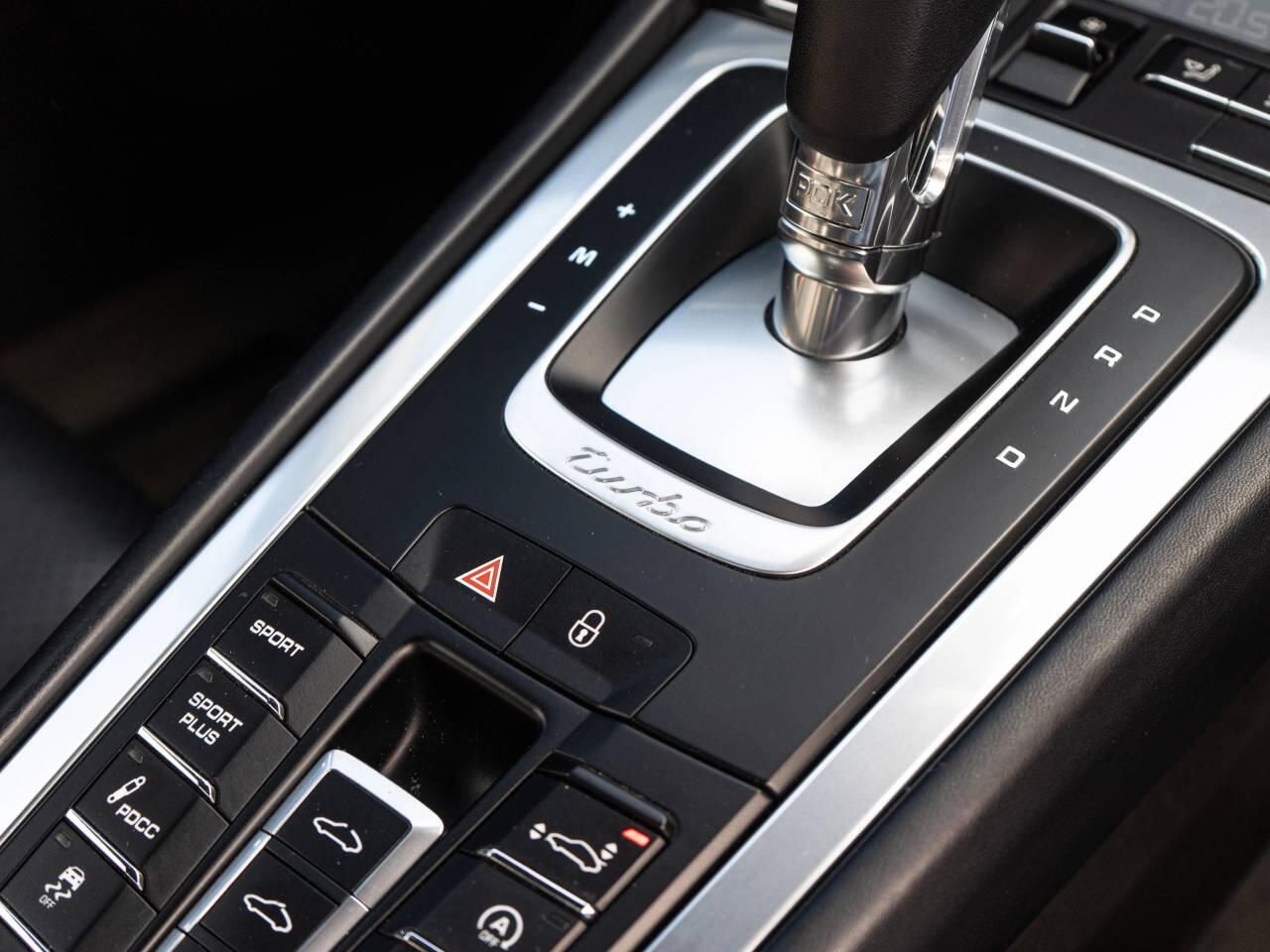 Porsche 911 view 39