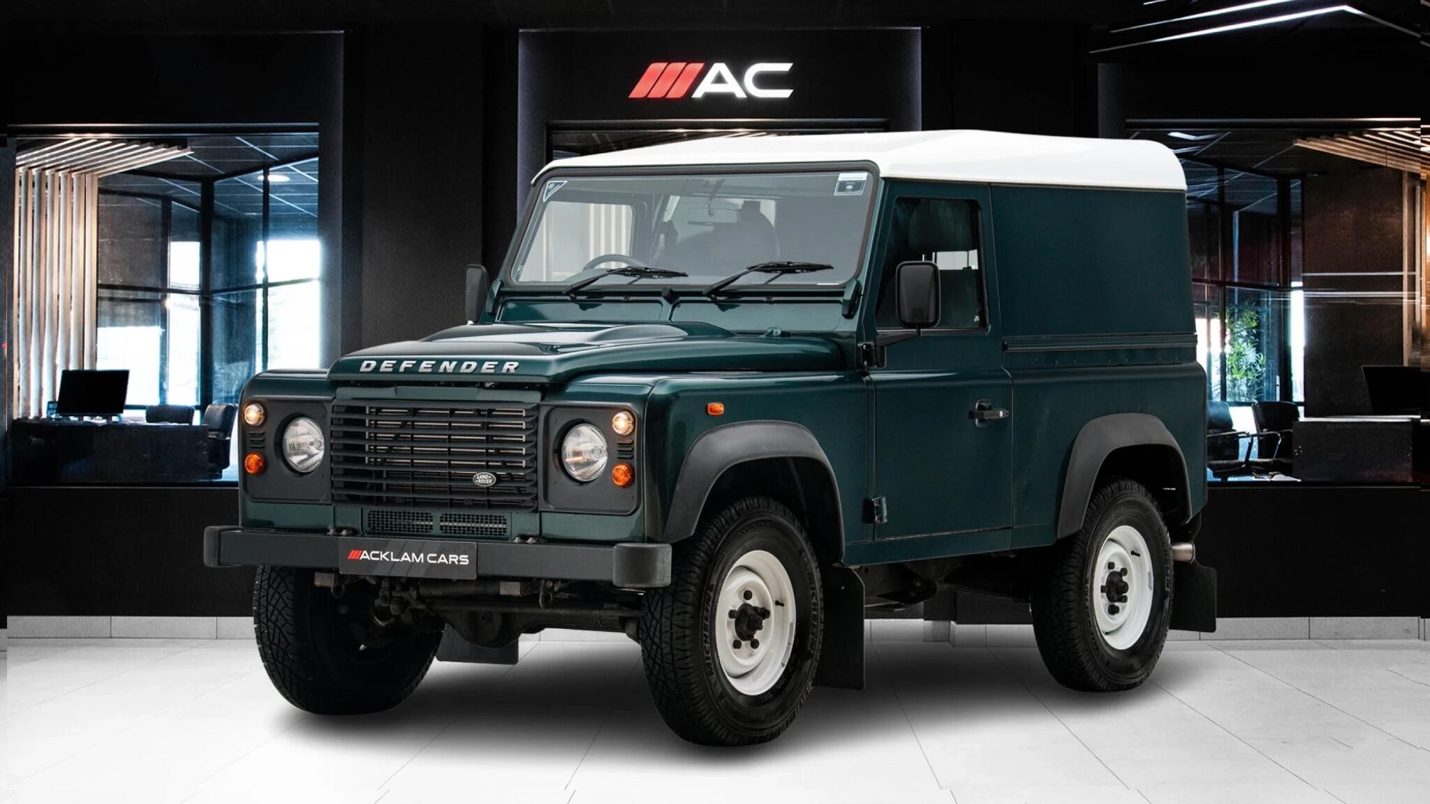 Land Rover Defender 90 main image