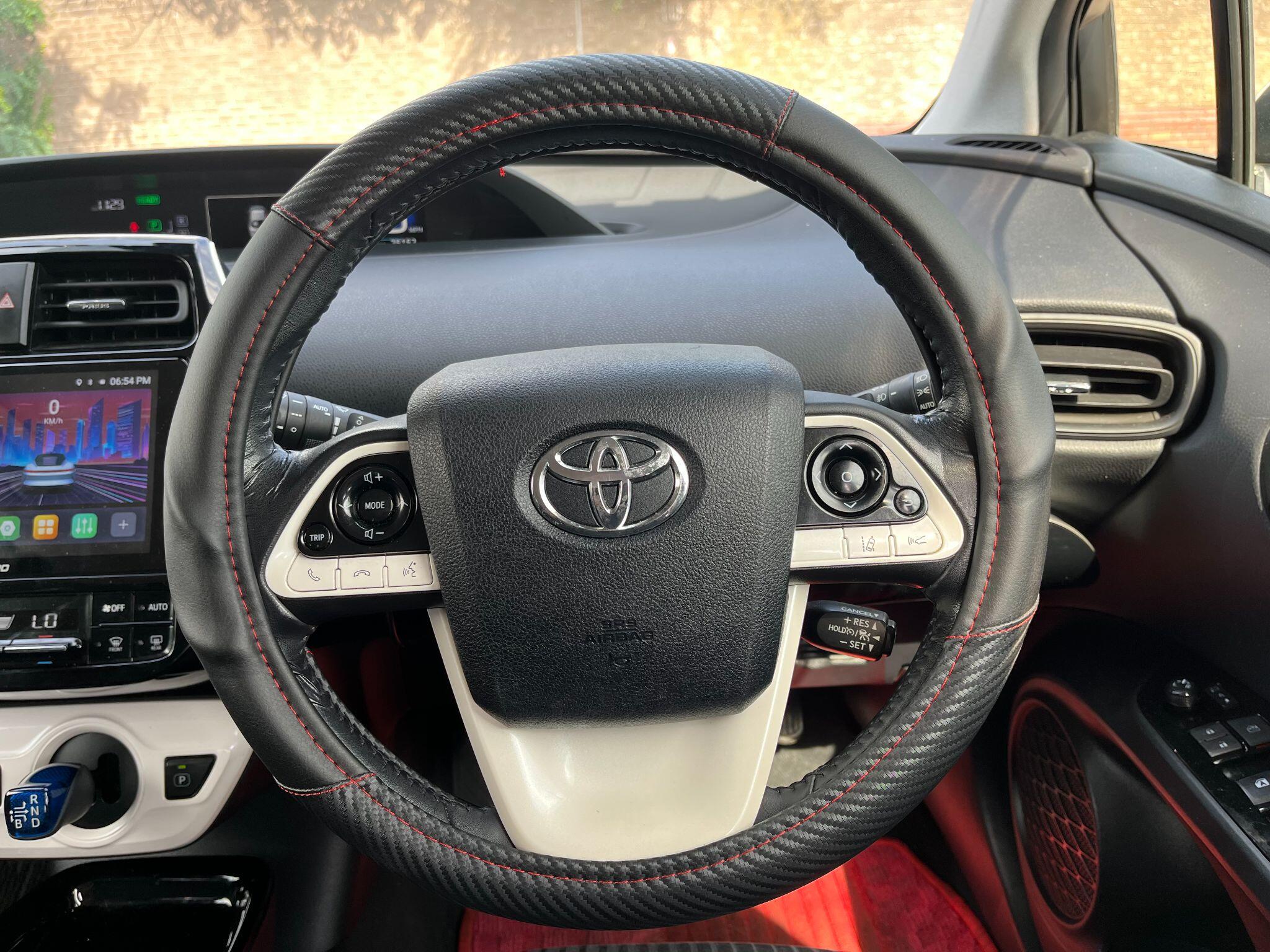 Toyota Prius view 16
