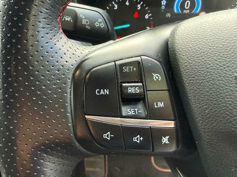2018 Ford Focus image 30