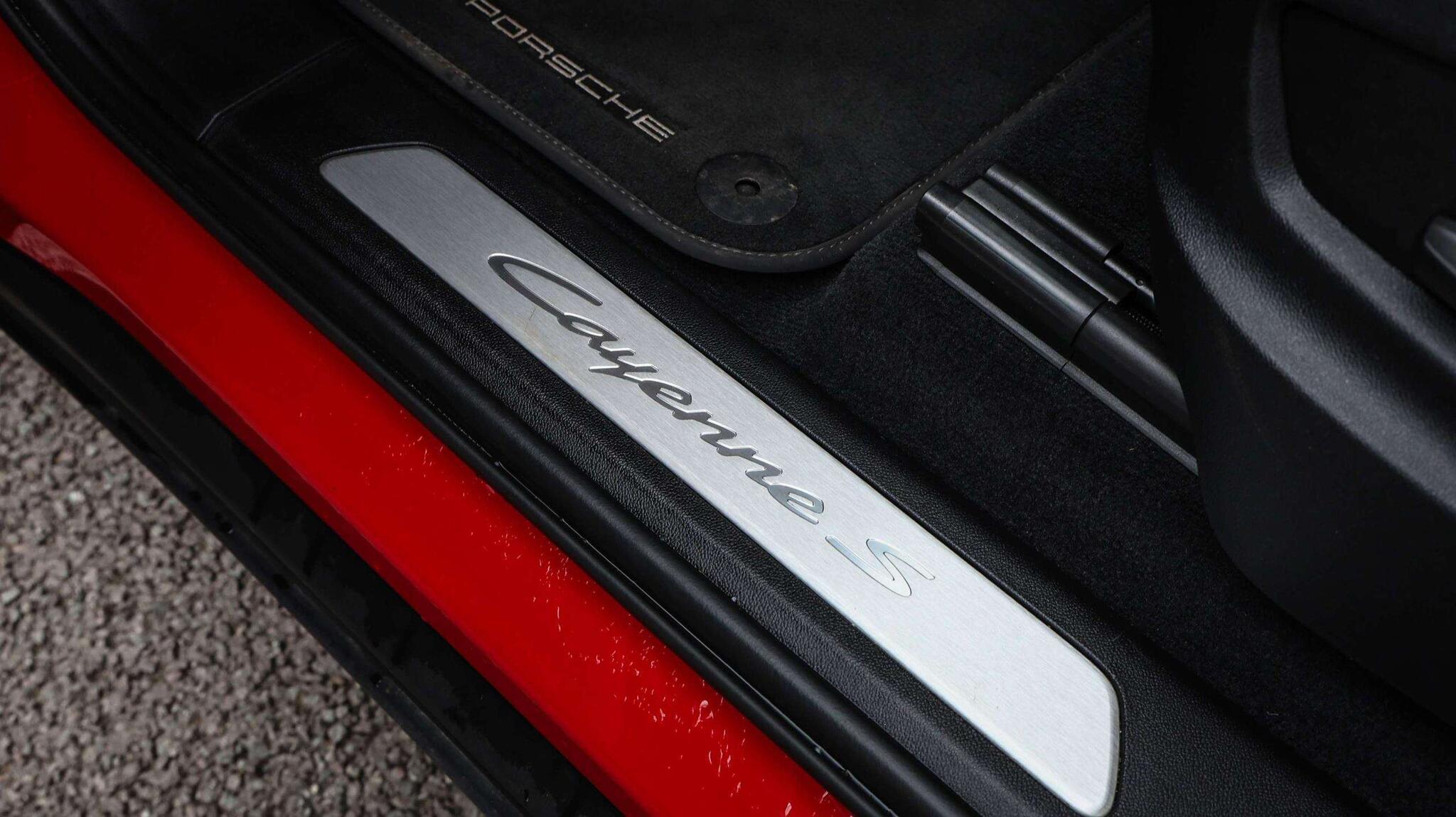Porsche Cayenne view 27