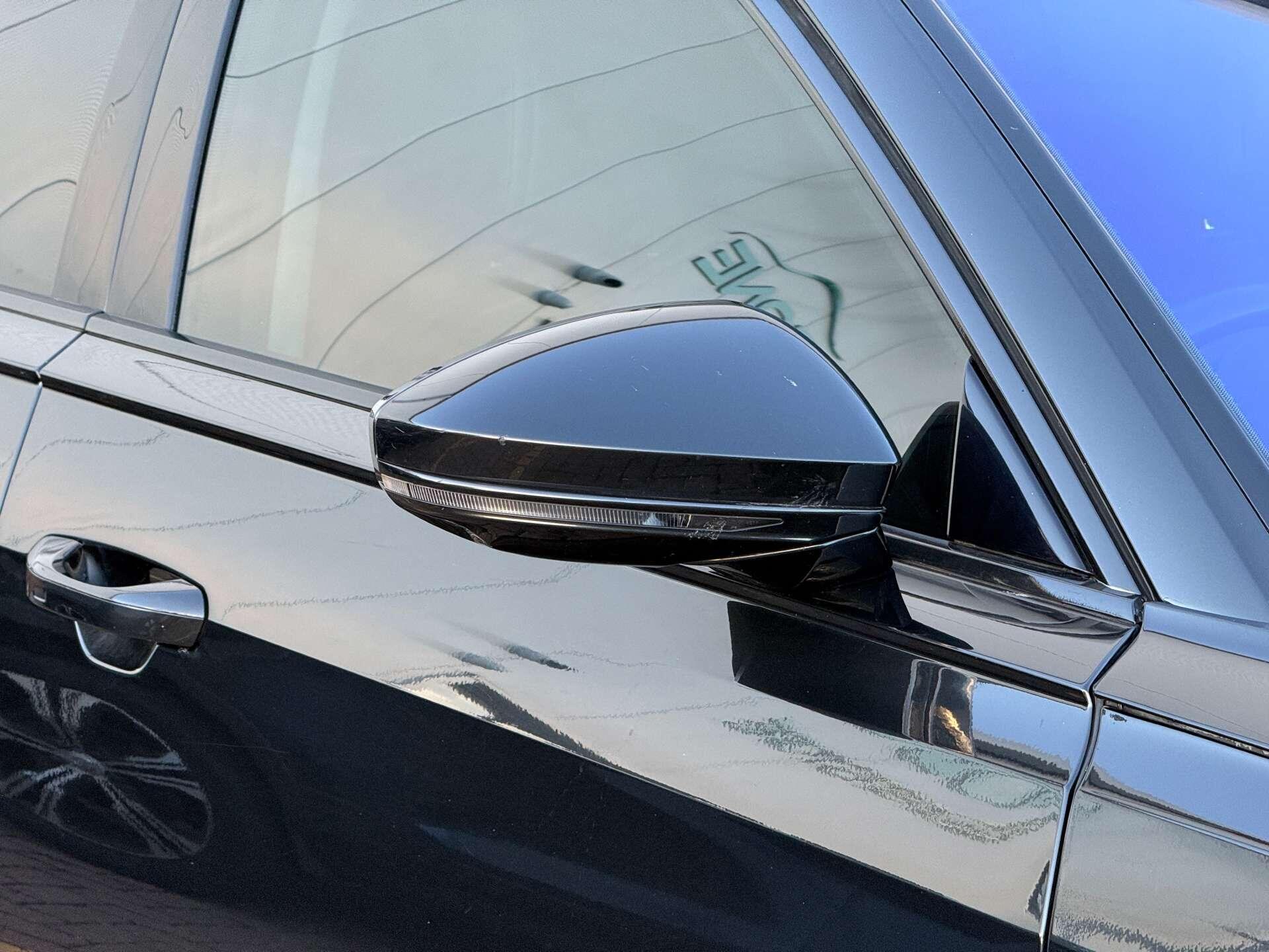 Audi A8 view 11