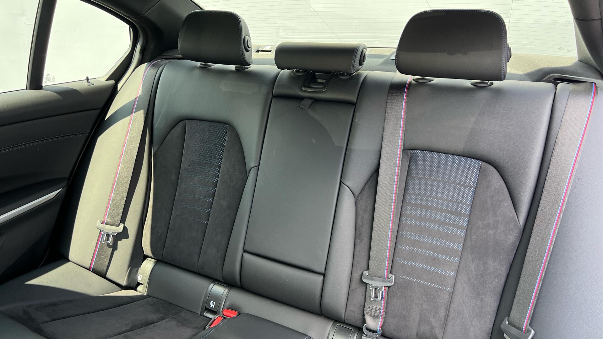 BMW 3 Series view 12