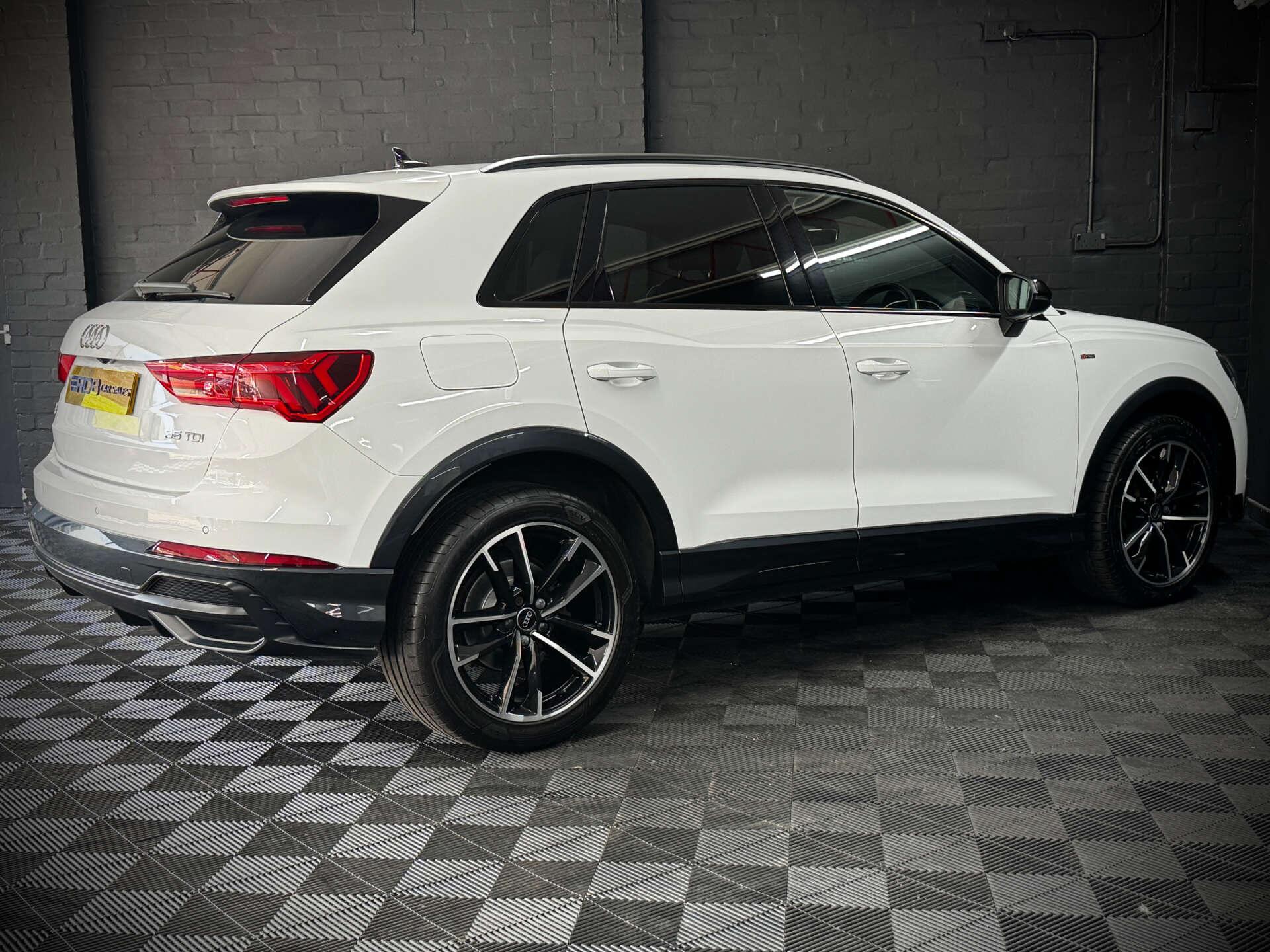 Audi Q3 view 27