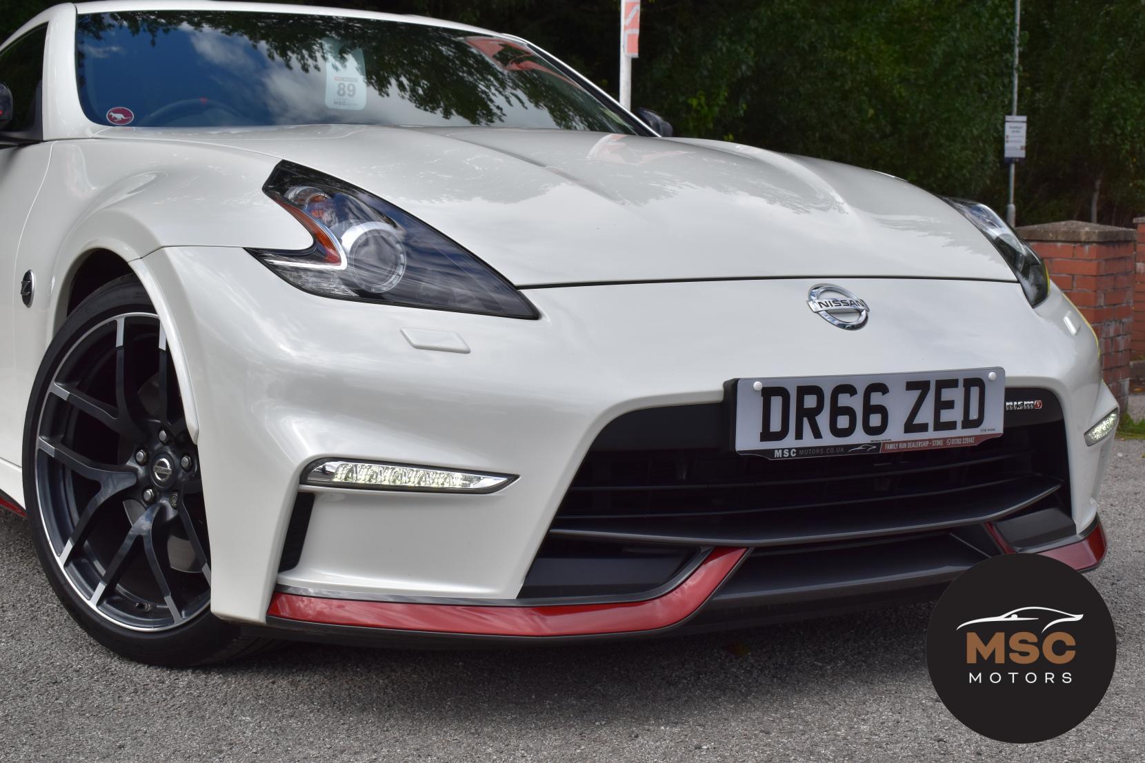 Nissan 370 Z view 25