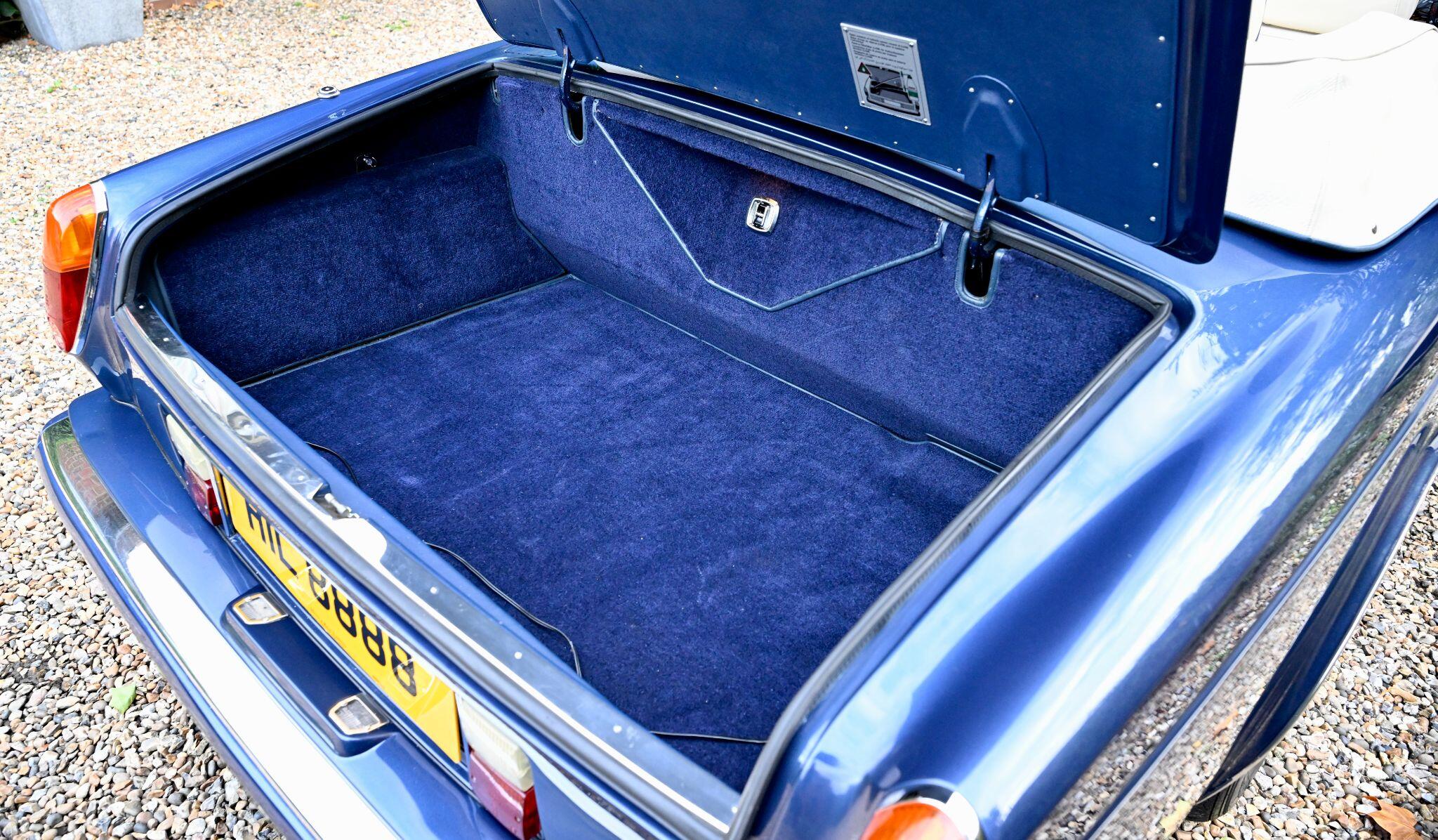 Rolls-Royce Corniche view 75