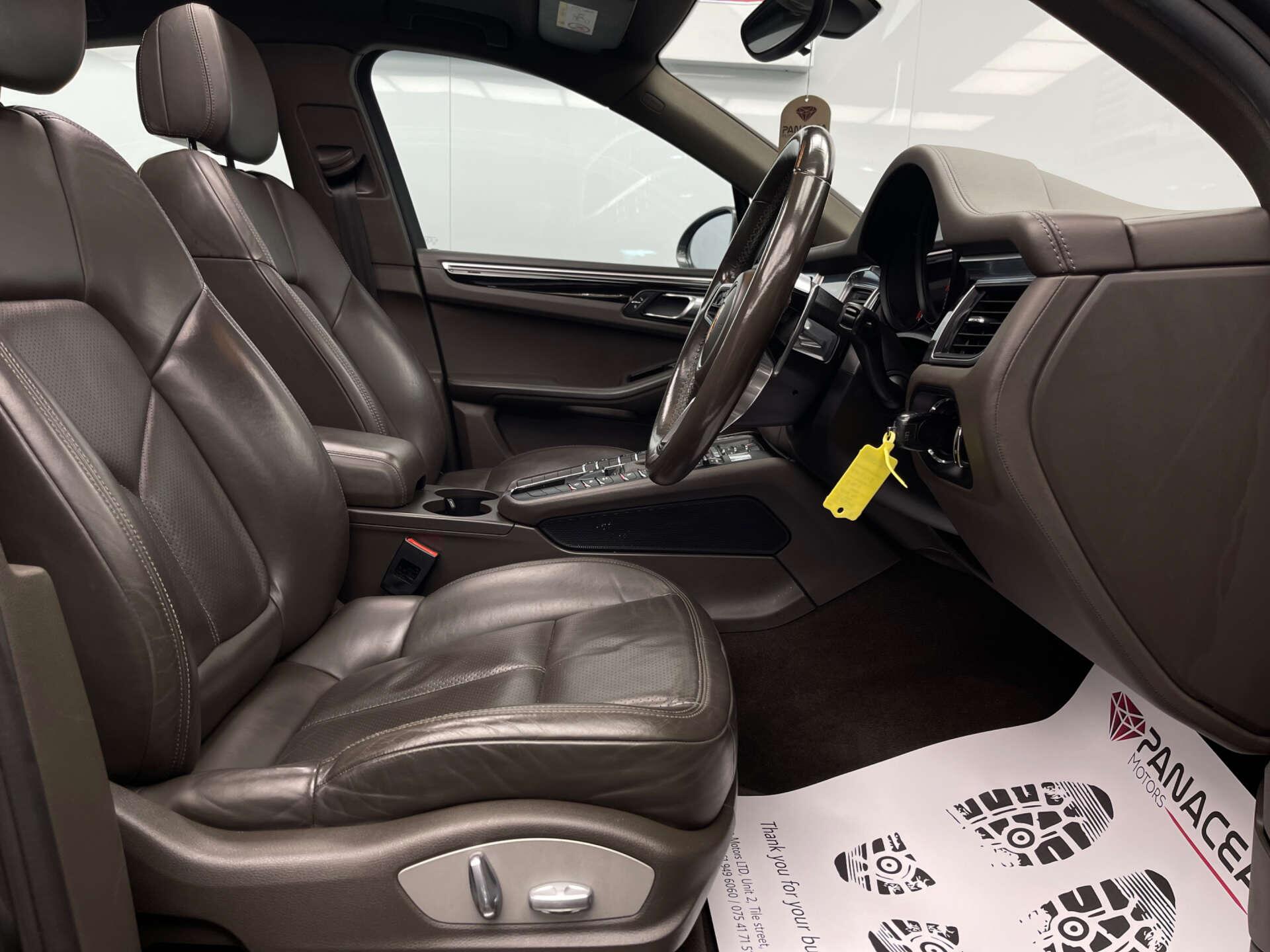 Porsche Macan view 13