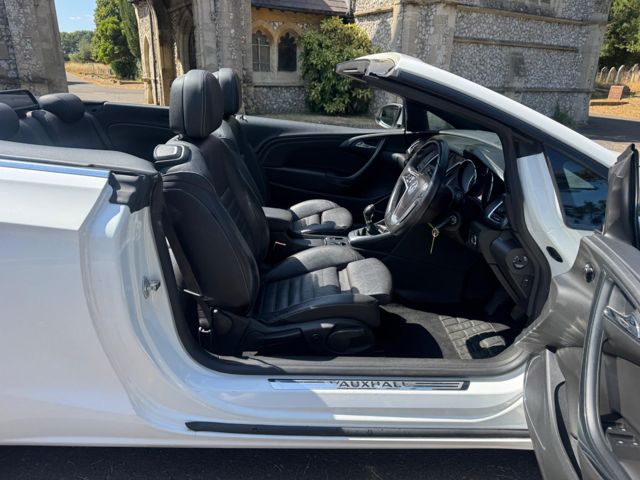Vauxhall Cascada view 33