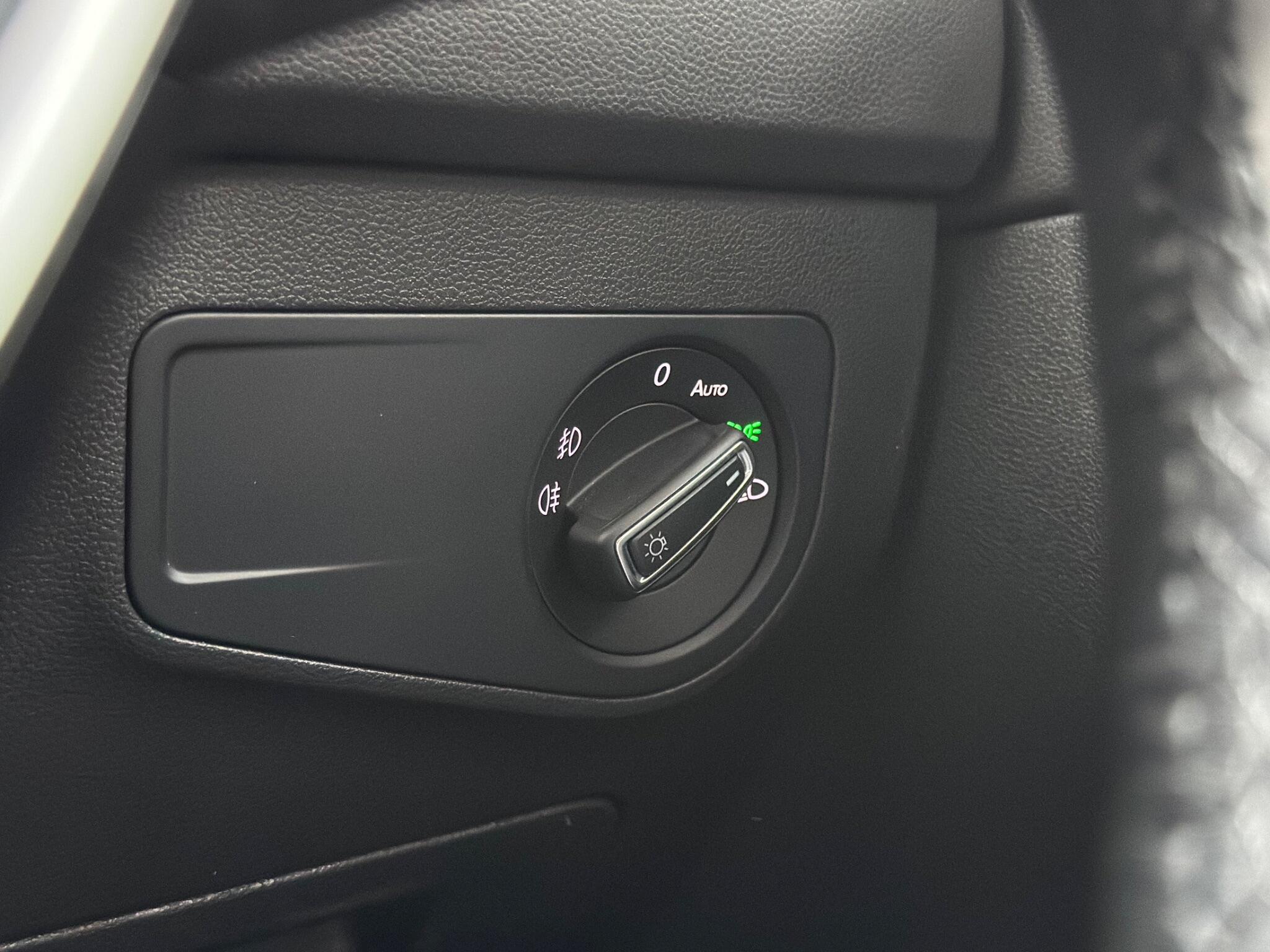 Volkswagen Tiguan view 32