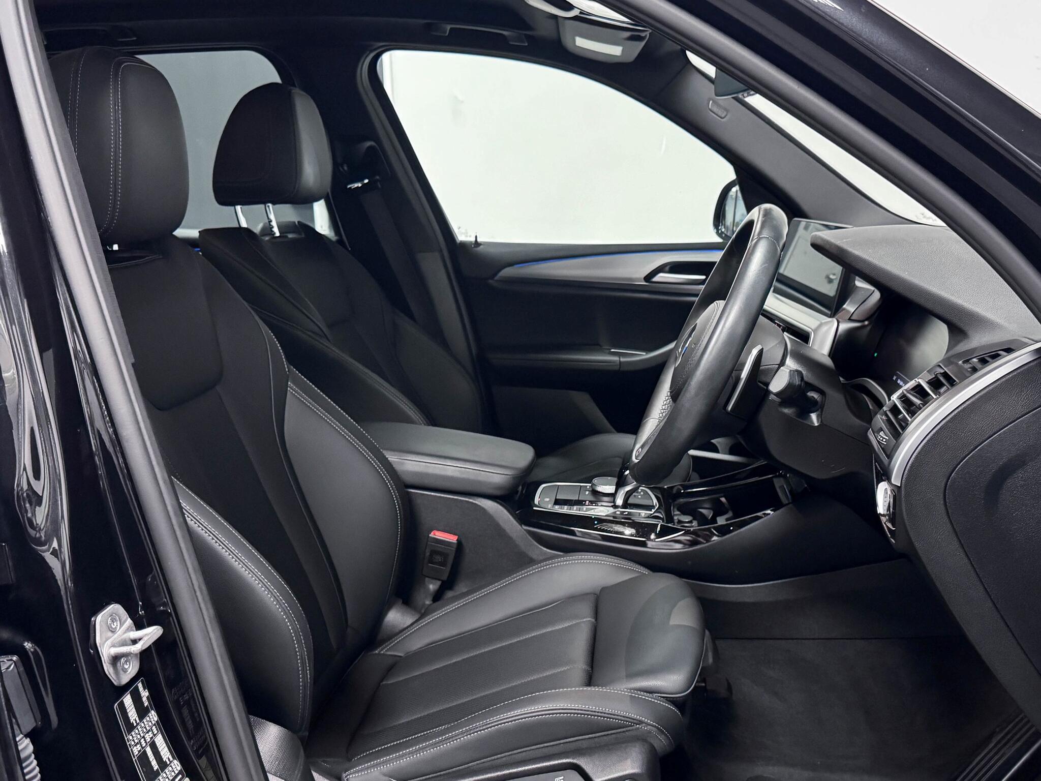 BMW X3 view 26