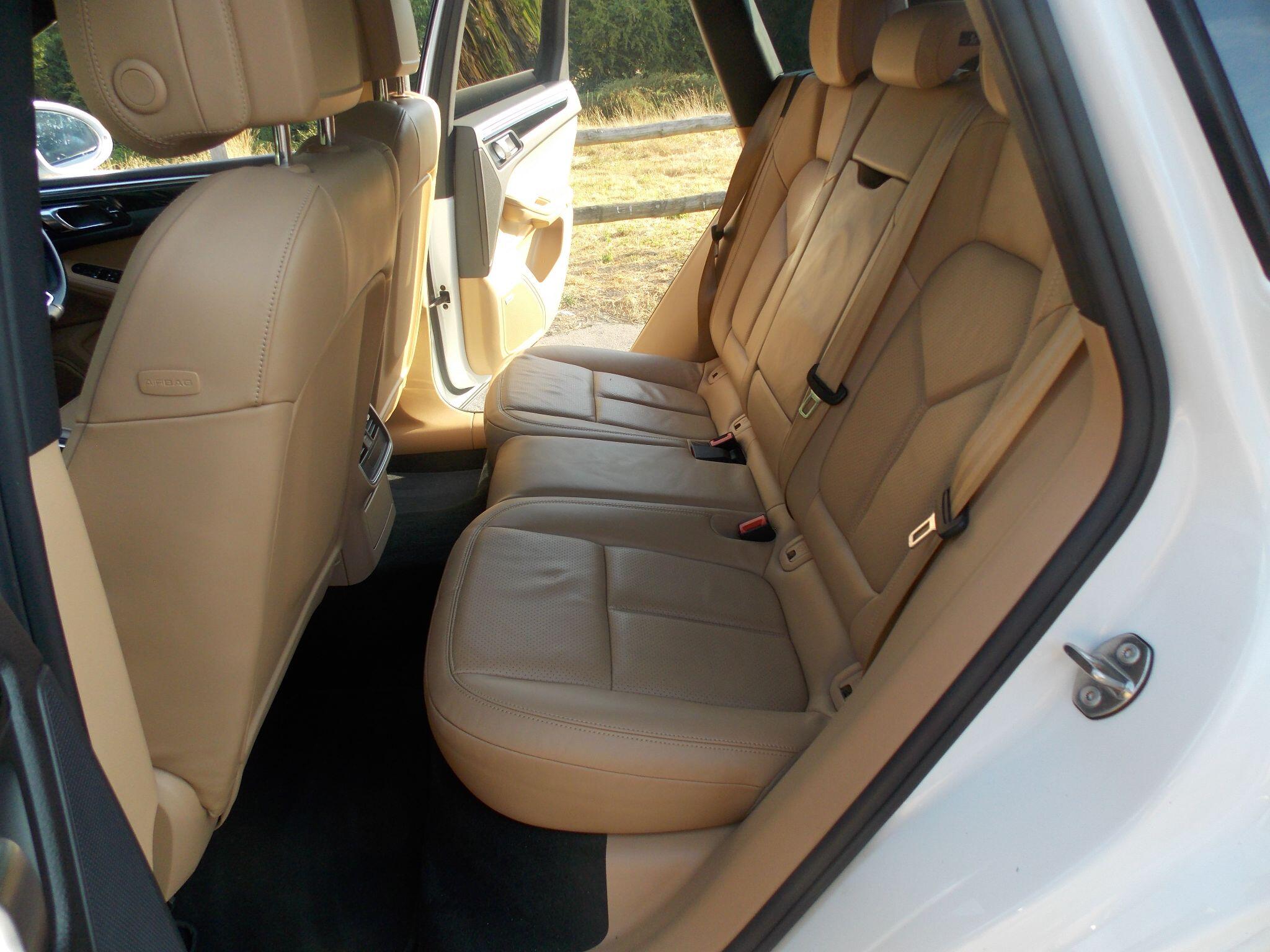Porsche Macan view 36