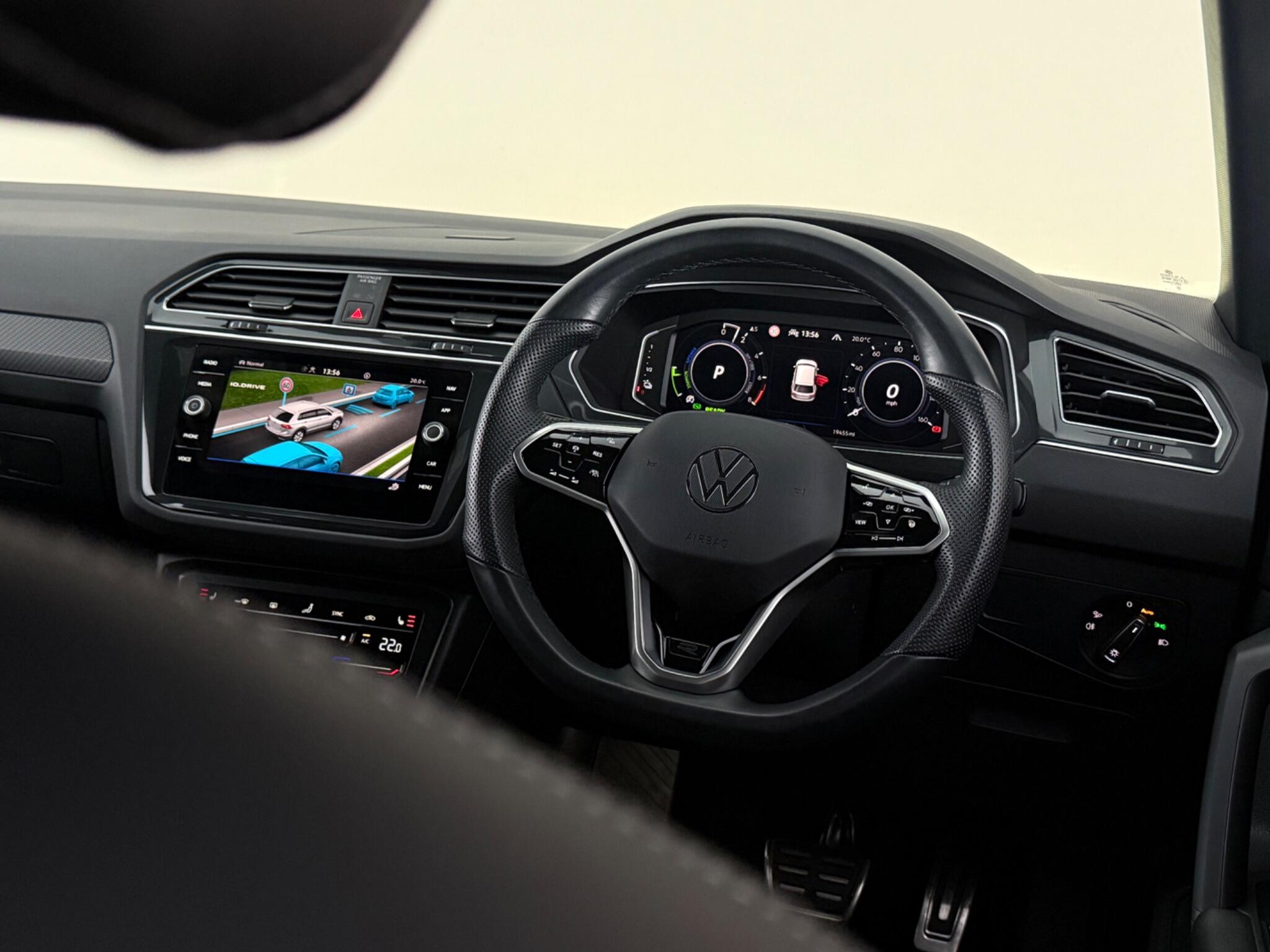 Volkswagen Tiguan view 13
