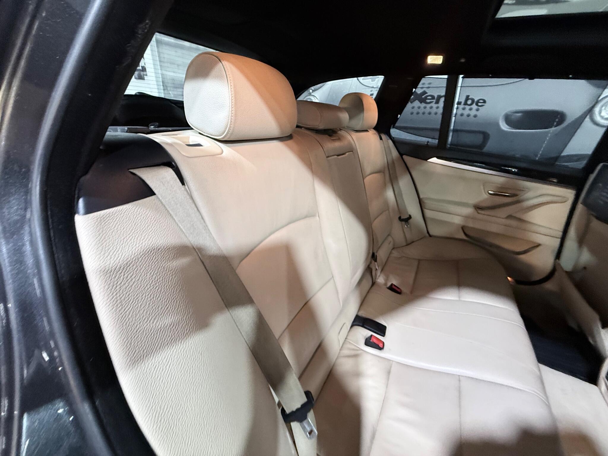 BMW 5 Series view 18