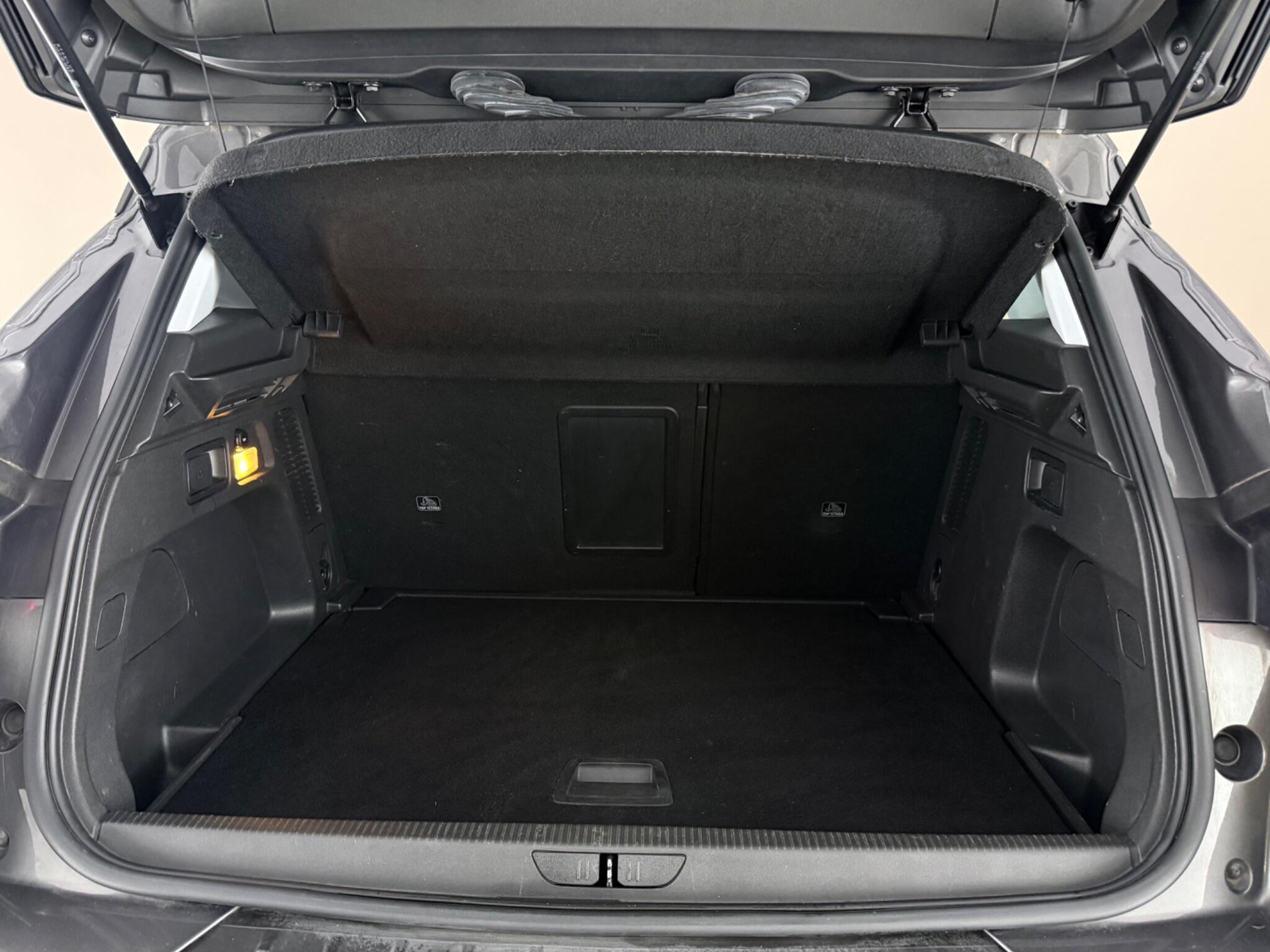 Vauxhall Grandland X view 10