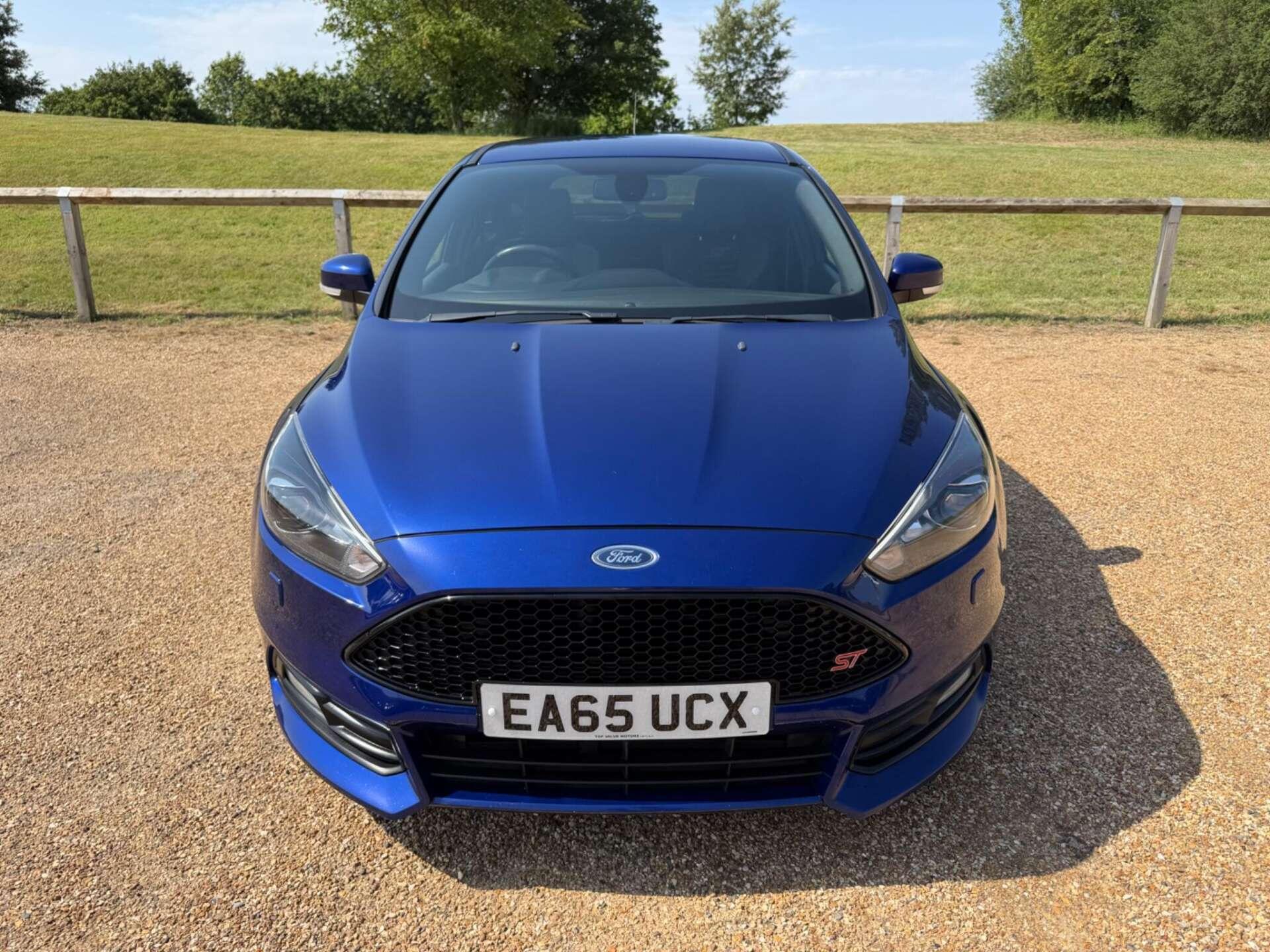 Ford Focus view 2