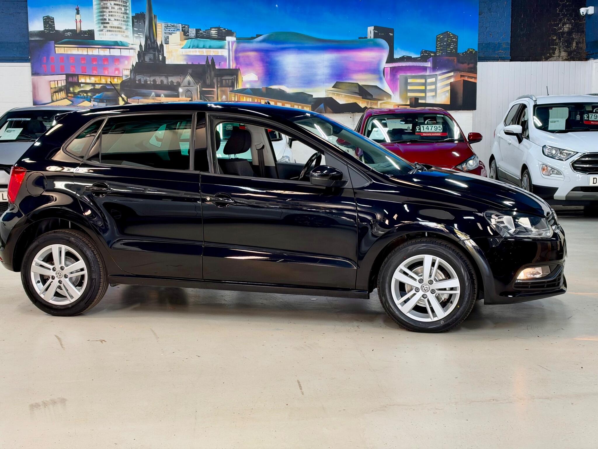 Volkswagen Polo view 2