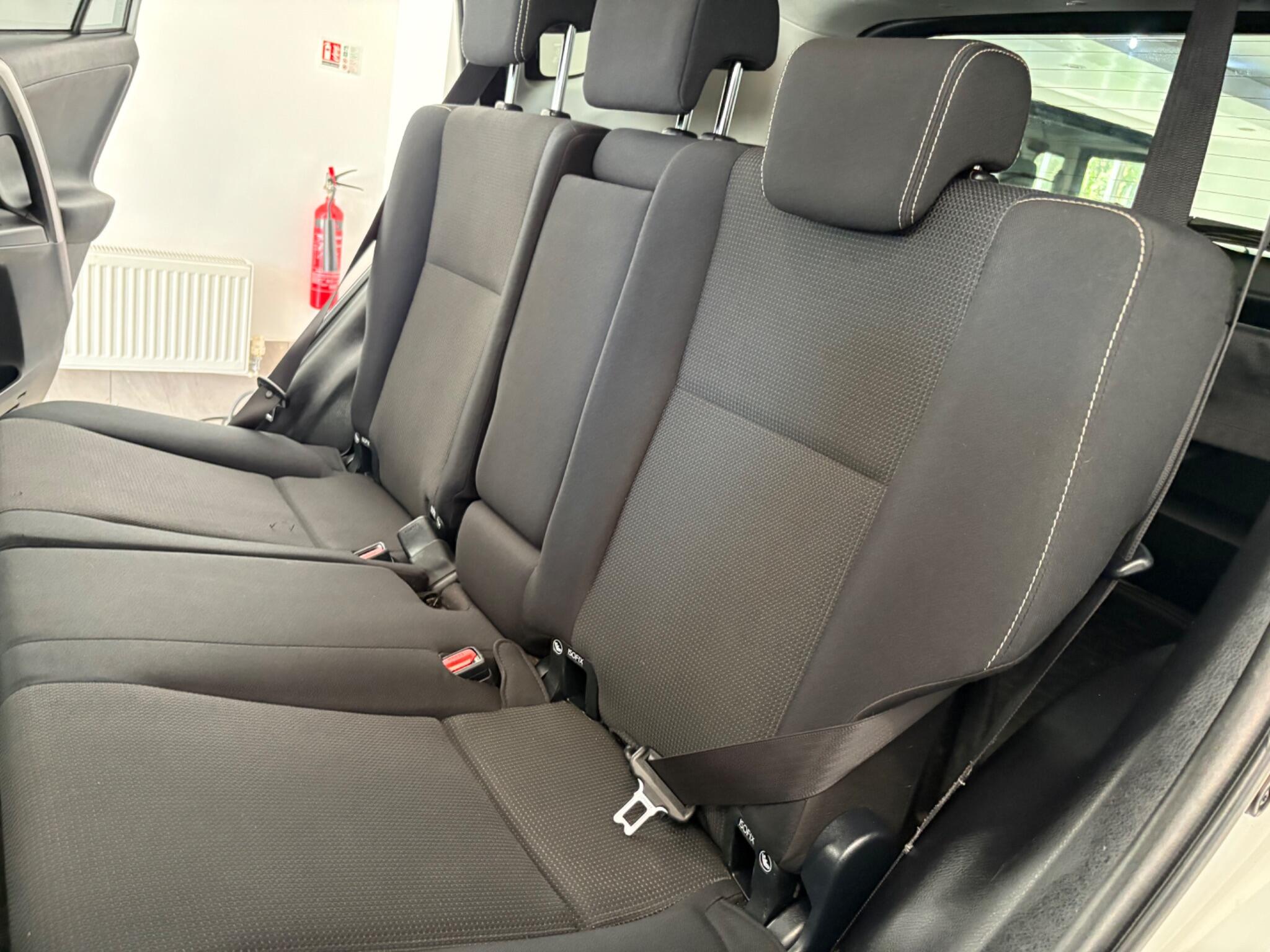 Toyota RAV4 view 19
